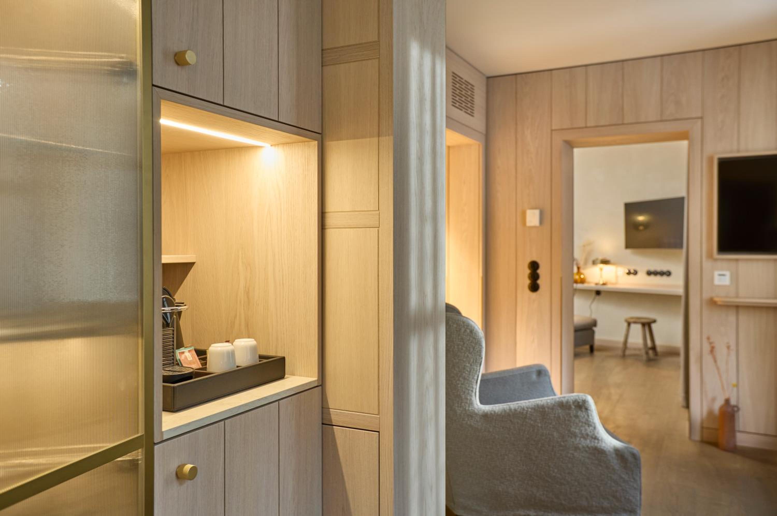 Deluxe Junior Suite photo 1