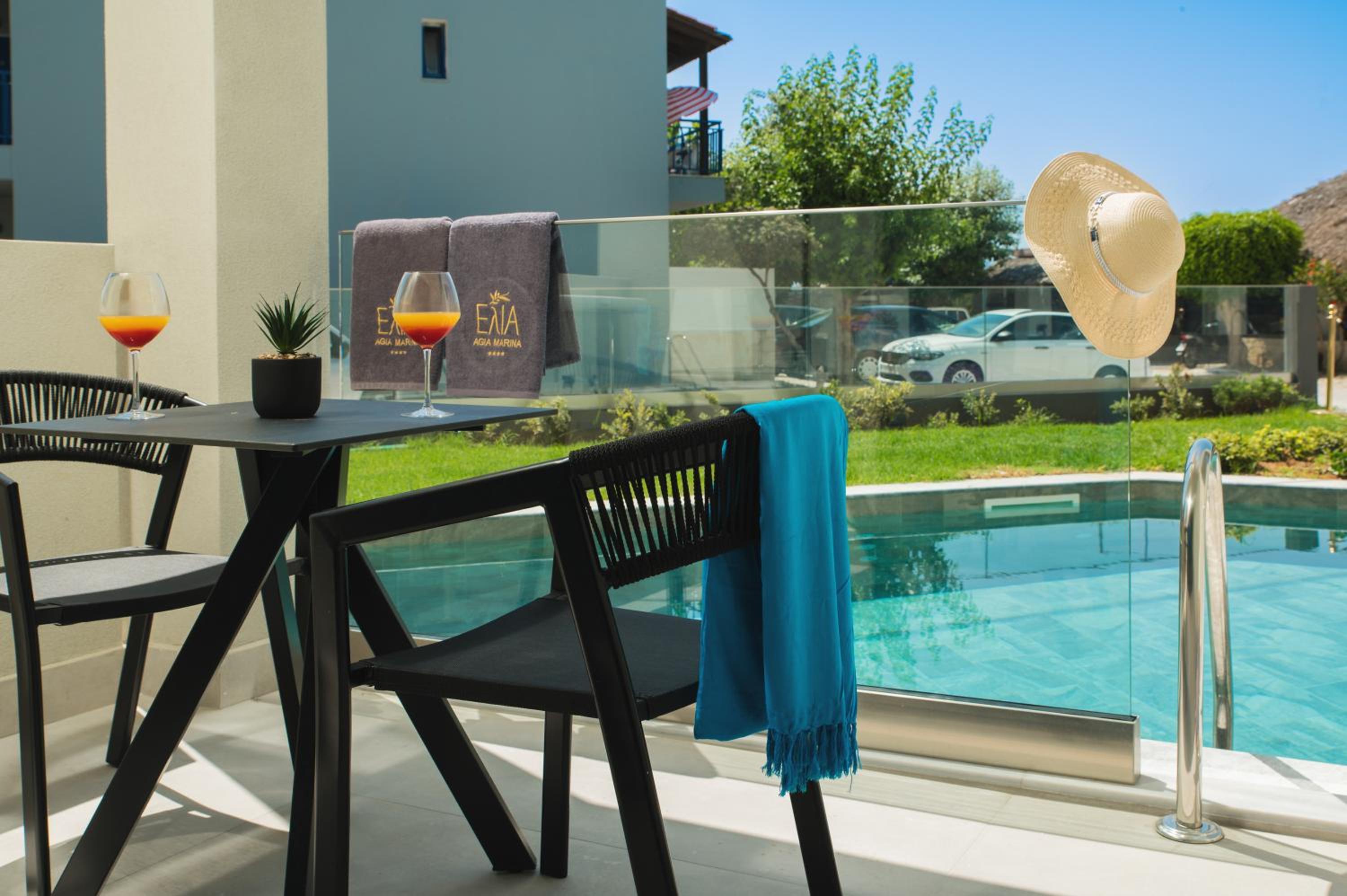 Deluxe Swim Up Room - Photo 5