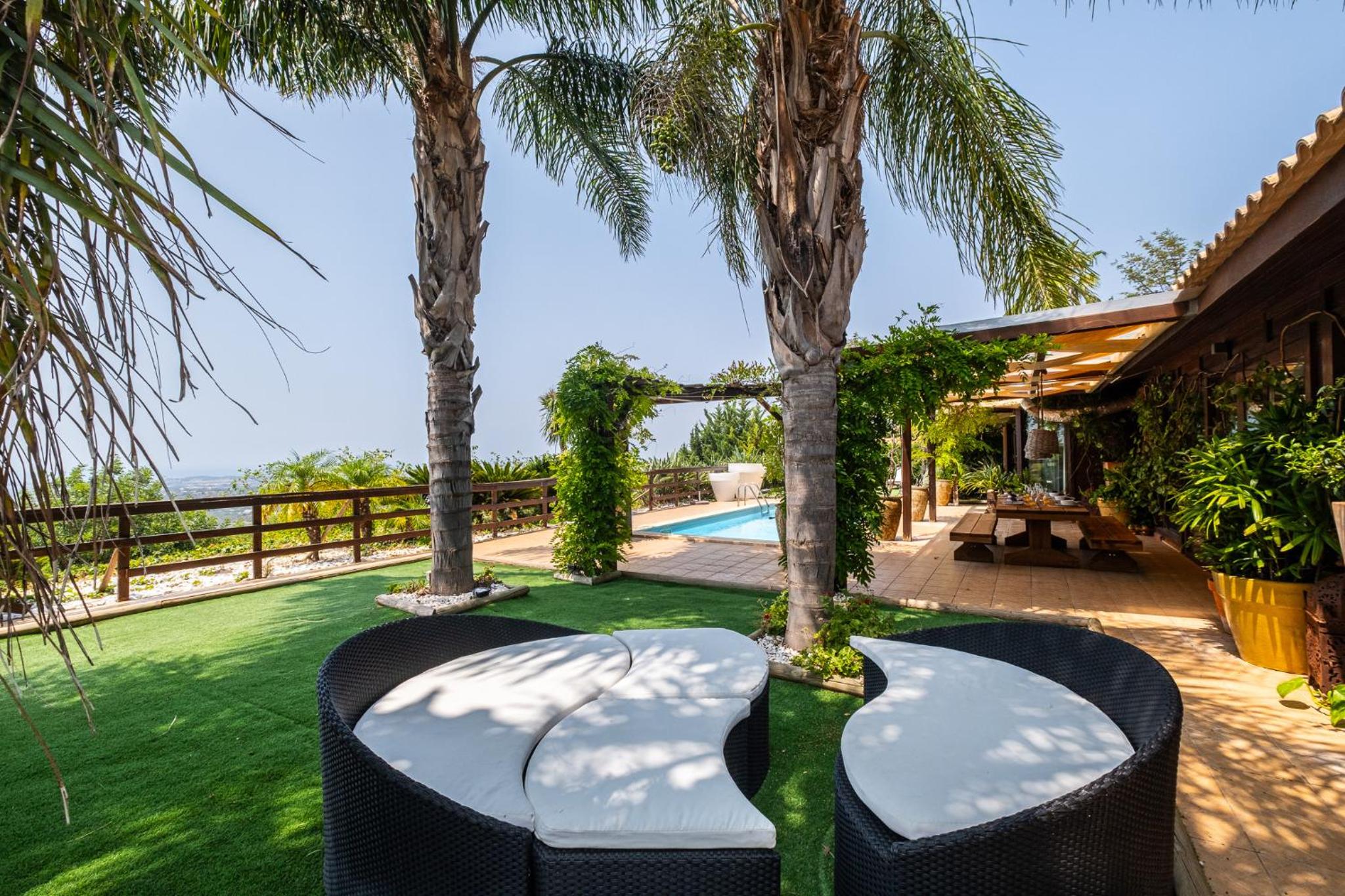 Villa photo 3