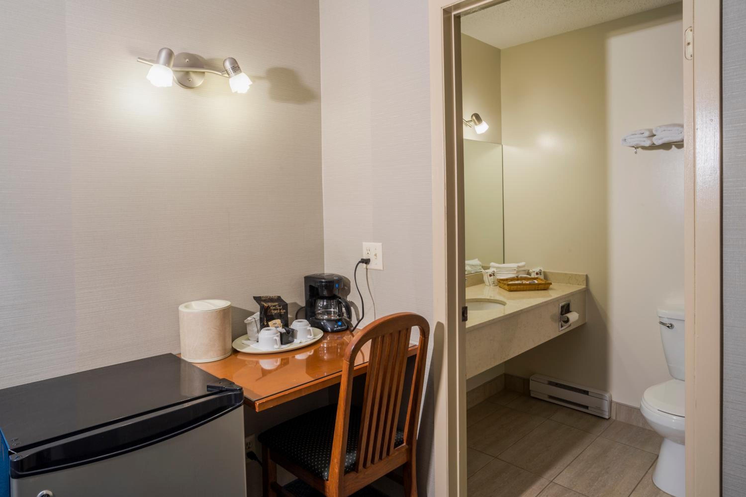 King Room - King Bed with Whirlpool Bath