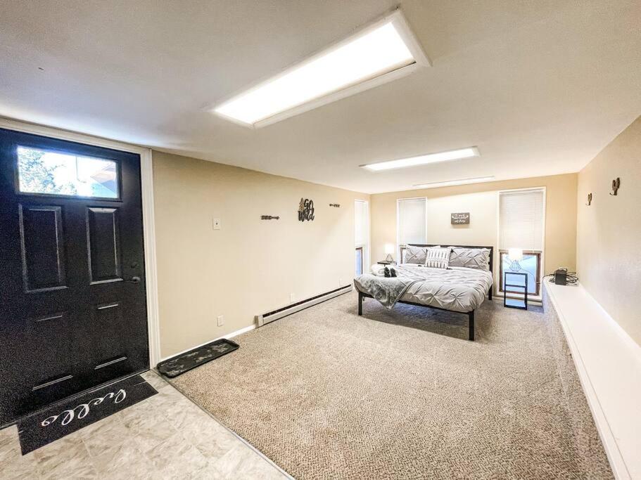 Three-Bedroom House photo 3