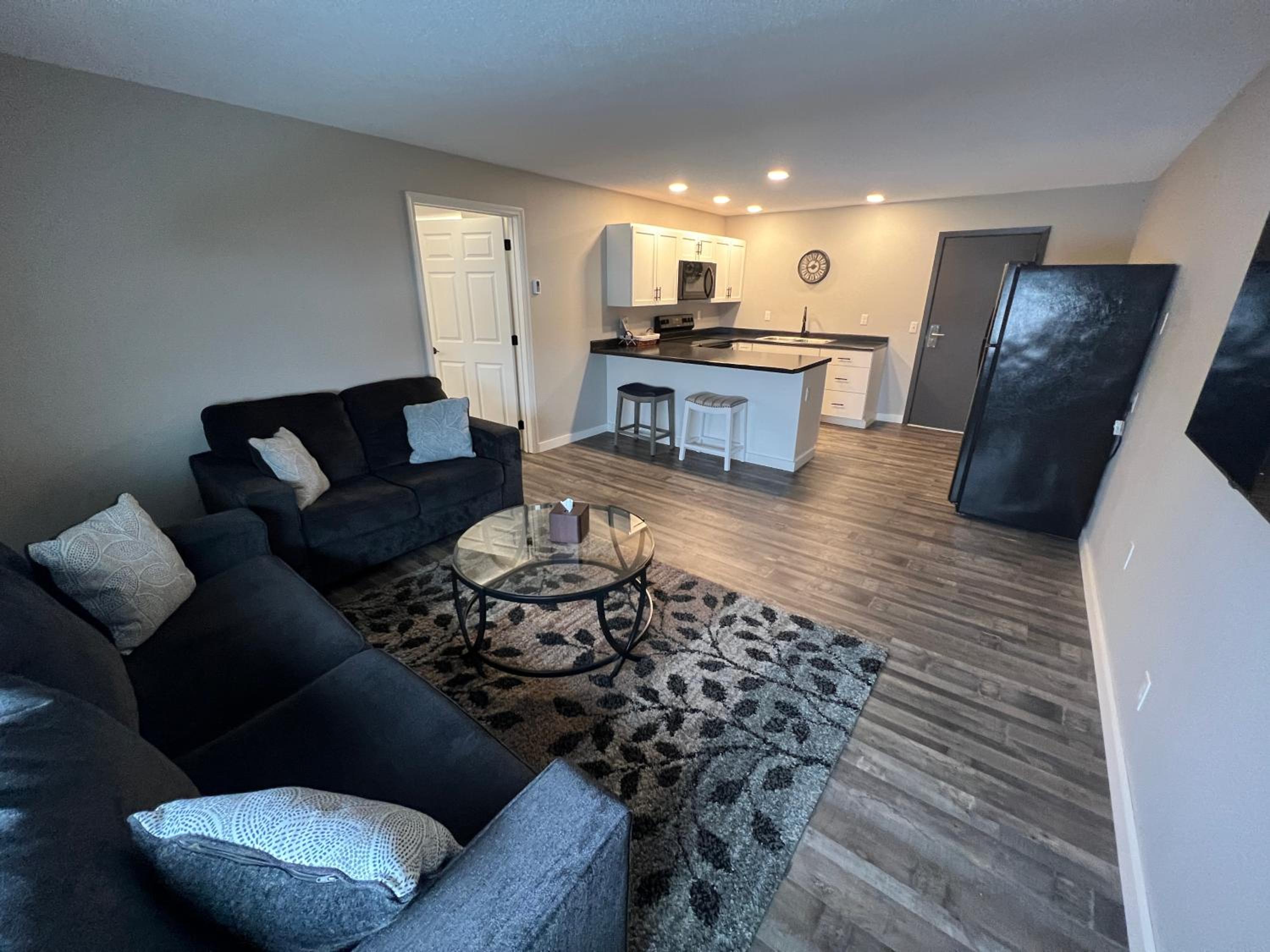 Two-Bedroom Deluxe Queen Suite - Non-Smoking
