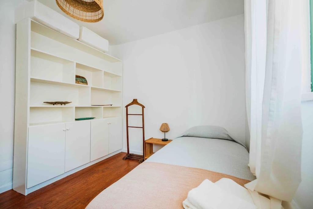 Three-Bedroom House photo 2