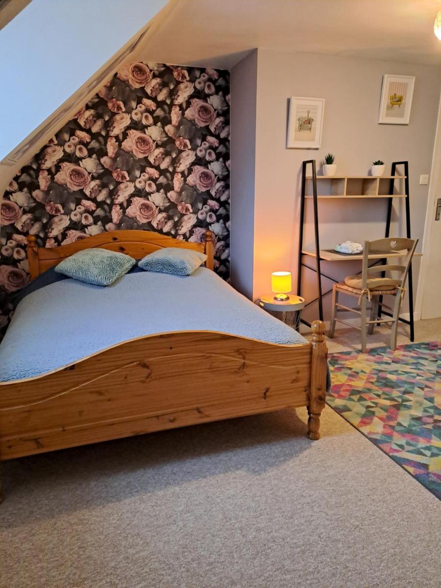 Triple Room with Private Bathroom photo 2