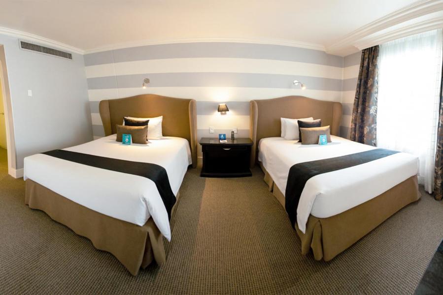 Junior Suite with 2 Beds photo 3