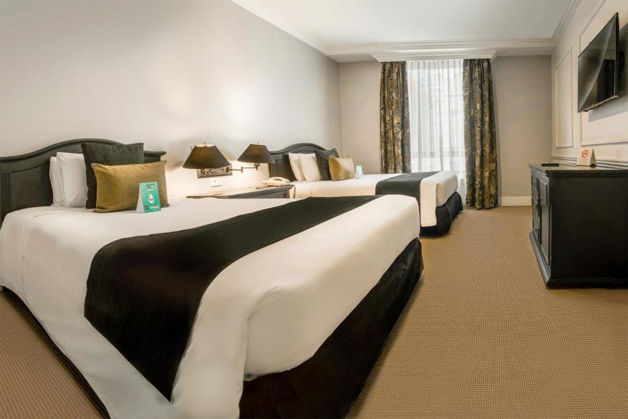 Junior Suite with 2 Beds photo 2