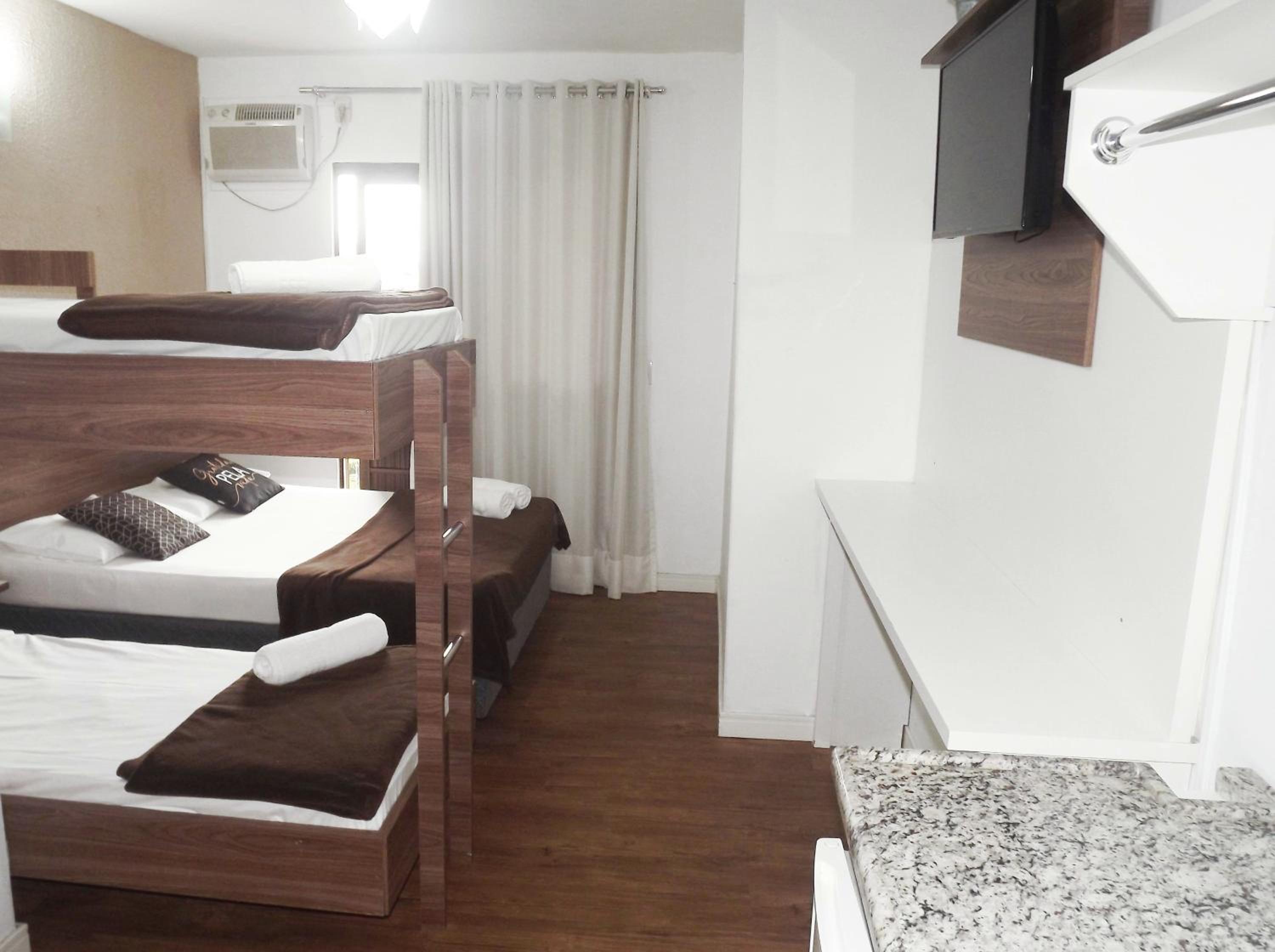 Quadruple Room - Photo 7