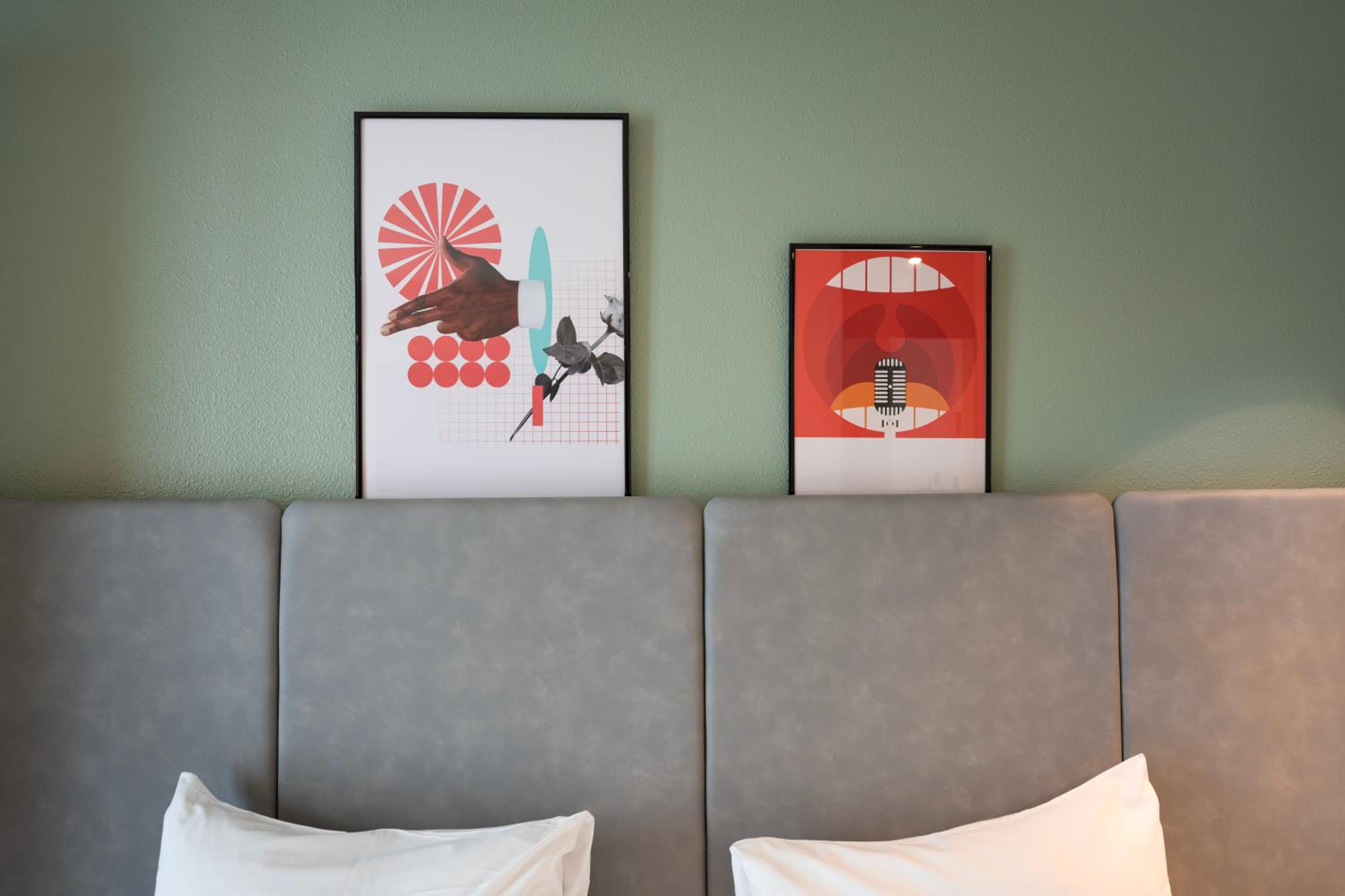Standard Room with 2 Single Beds