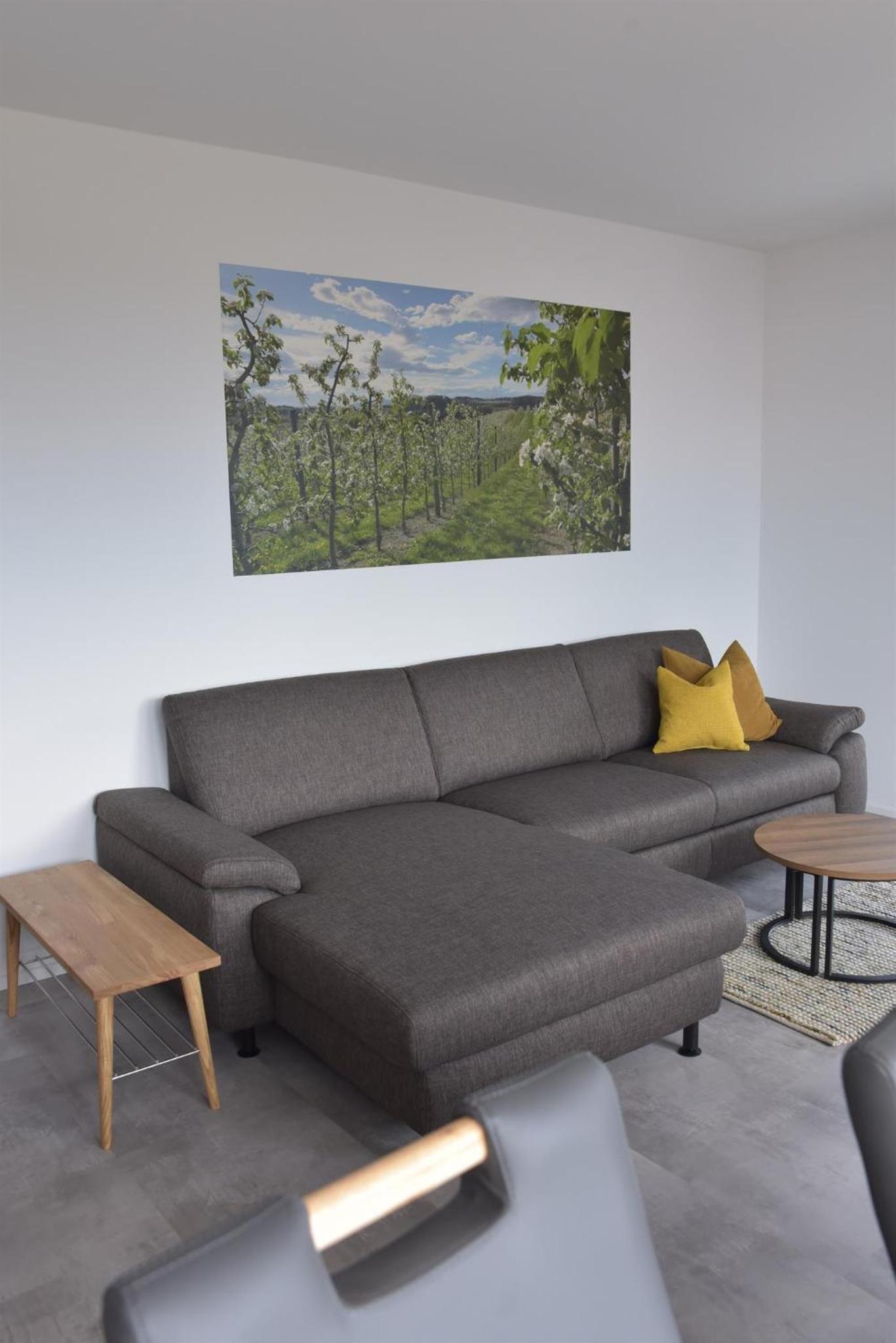 Two-Bedroom Apartment with Bath photo 2