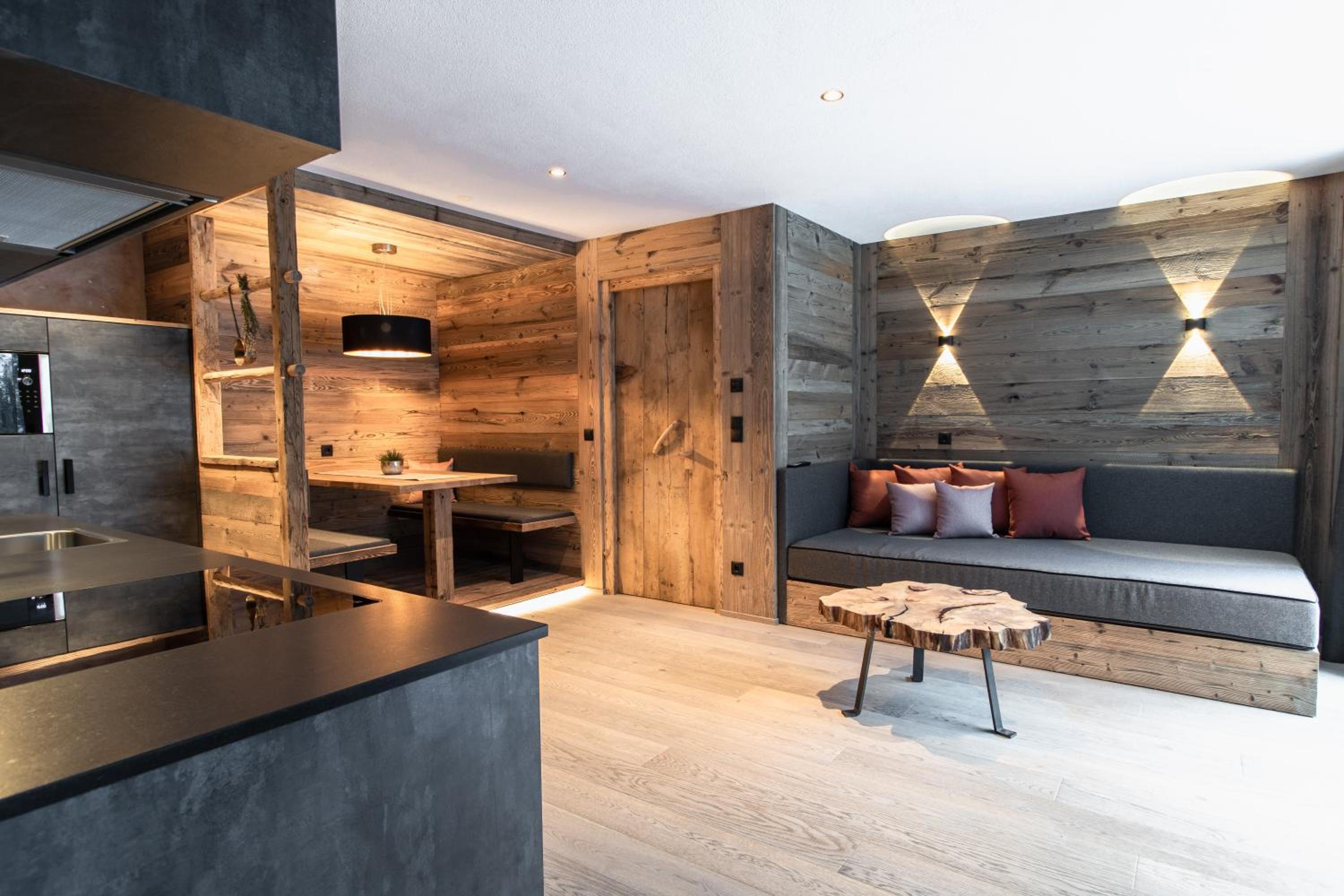 Two-Bedroom Deluxe Apartment with Garden View photo 1