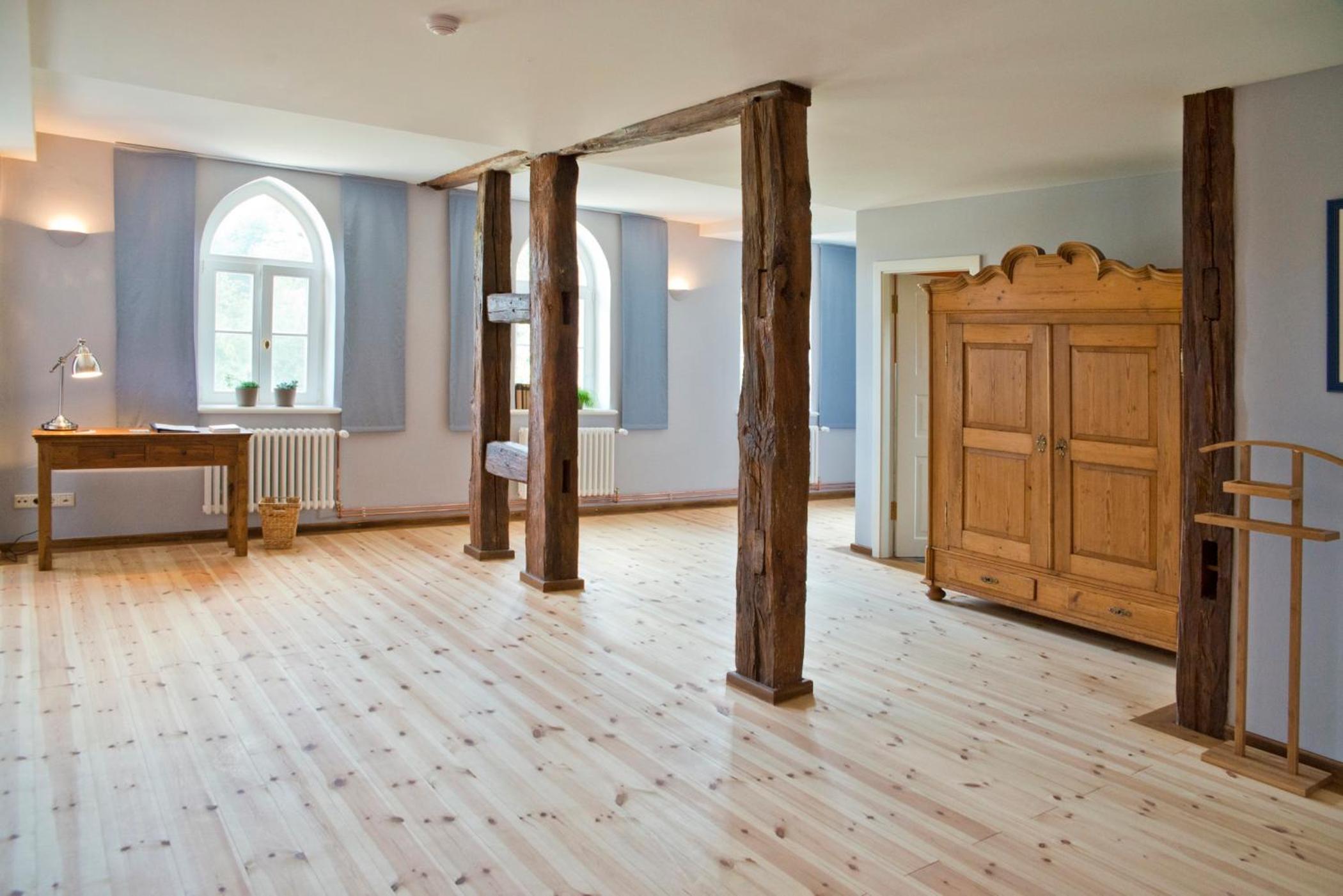 Family Room - Photo 2
