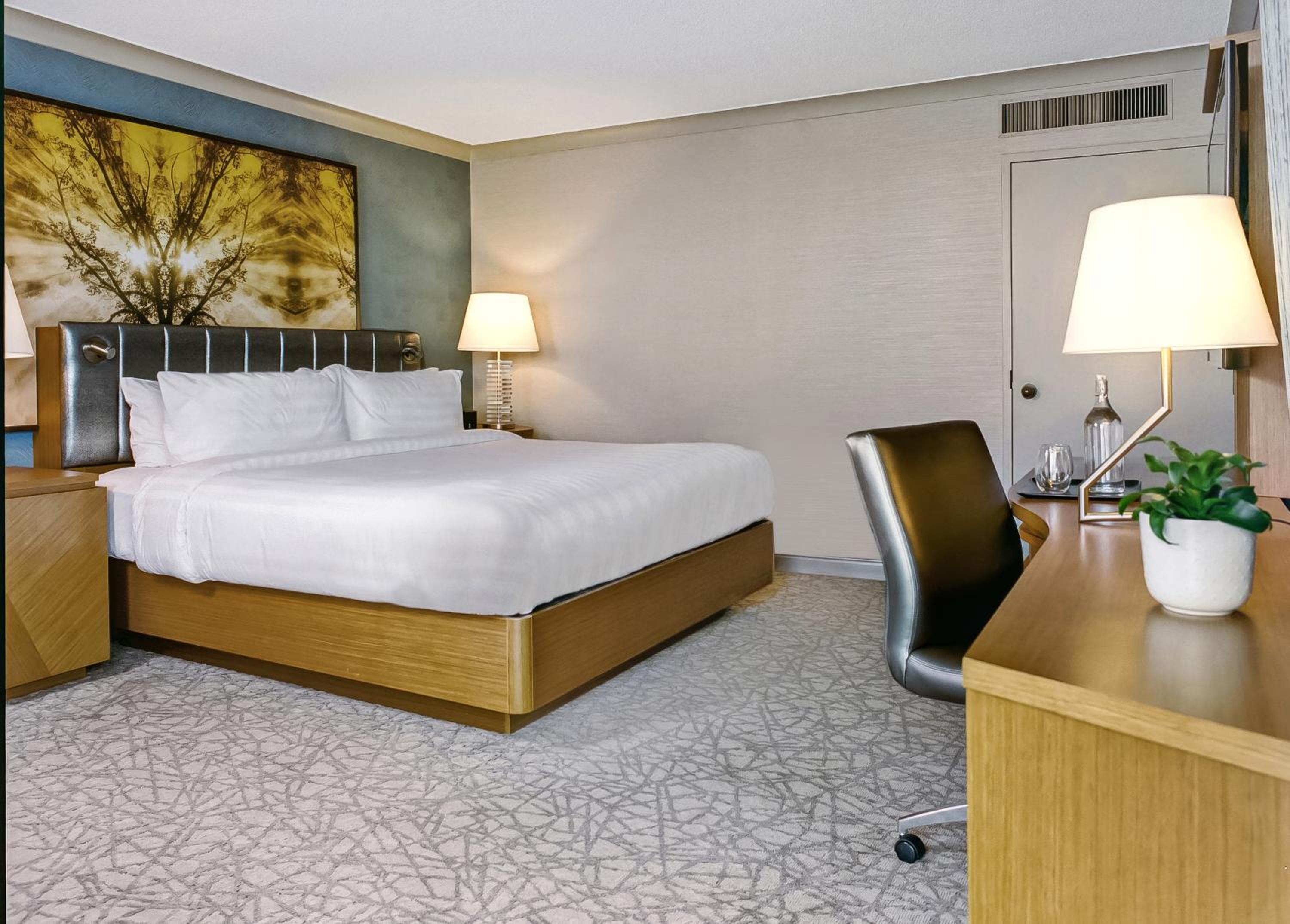 Deluxe Room King Bed