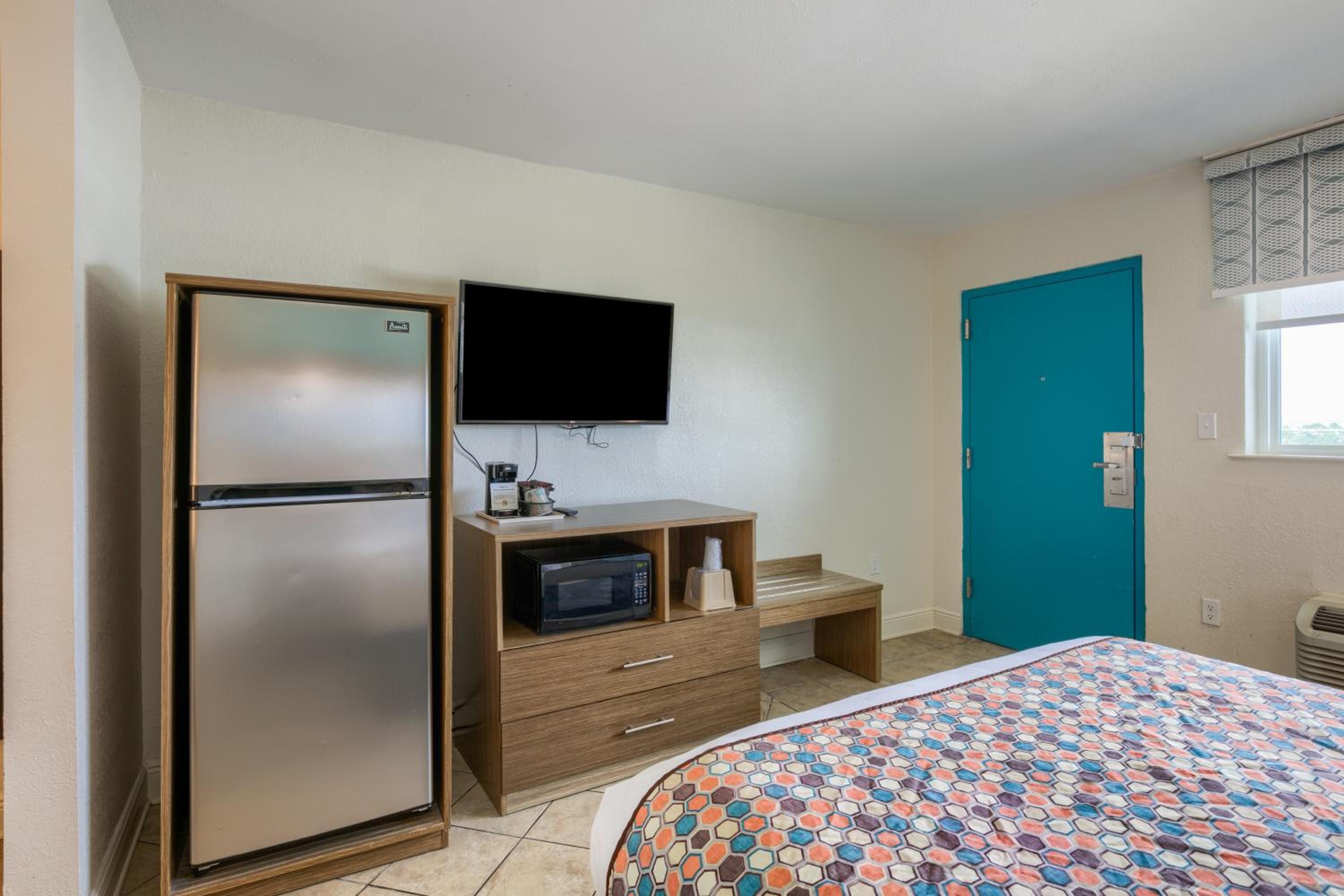 Queen Room - Photo 2