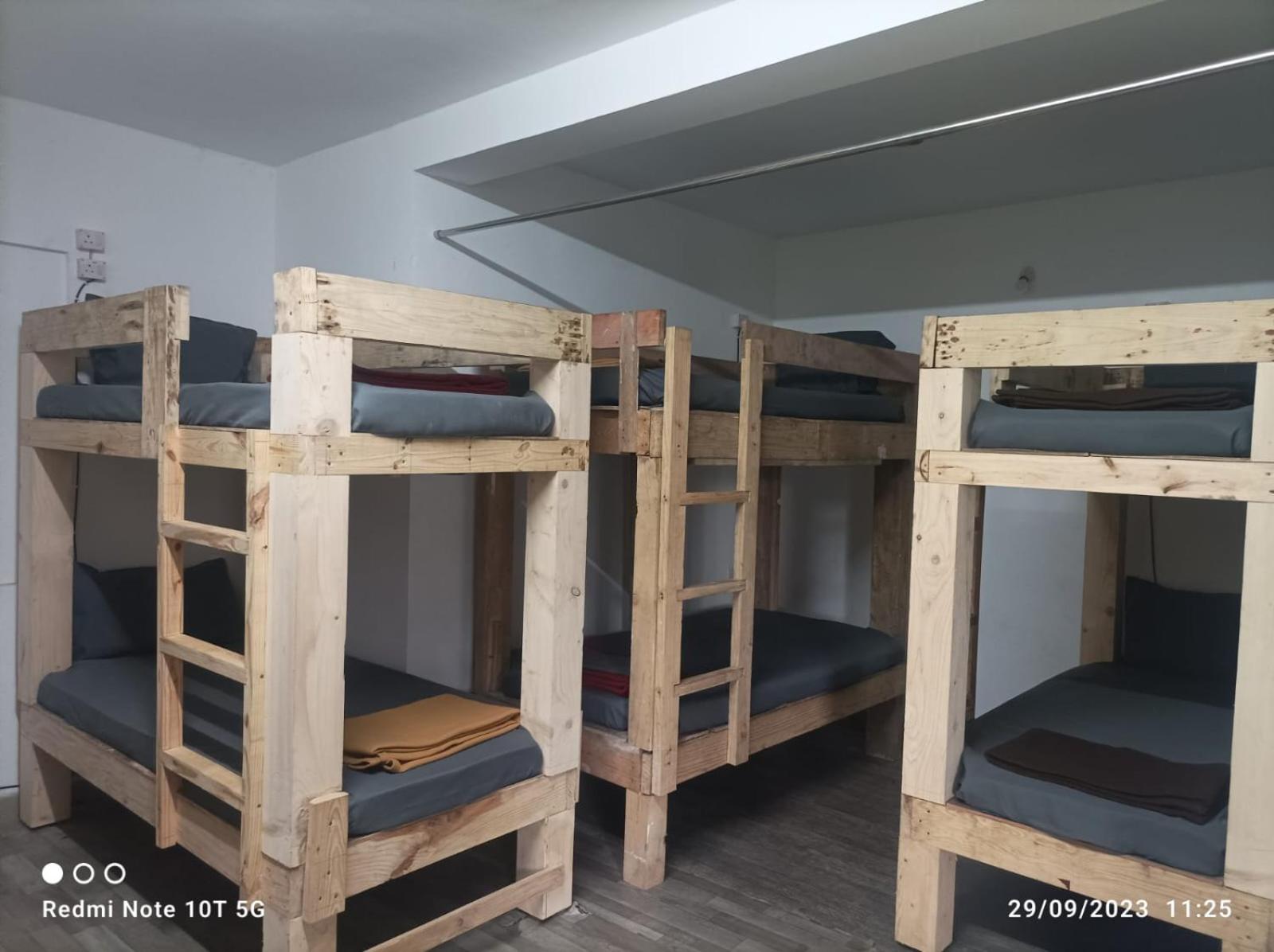 10-Bed Mixed Dormitory Room photo 1