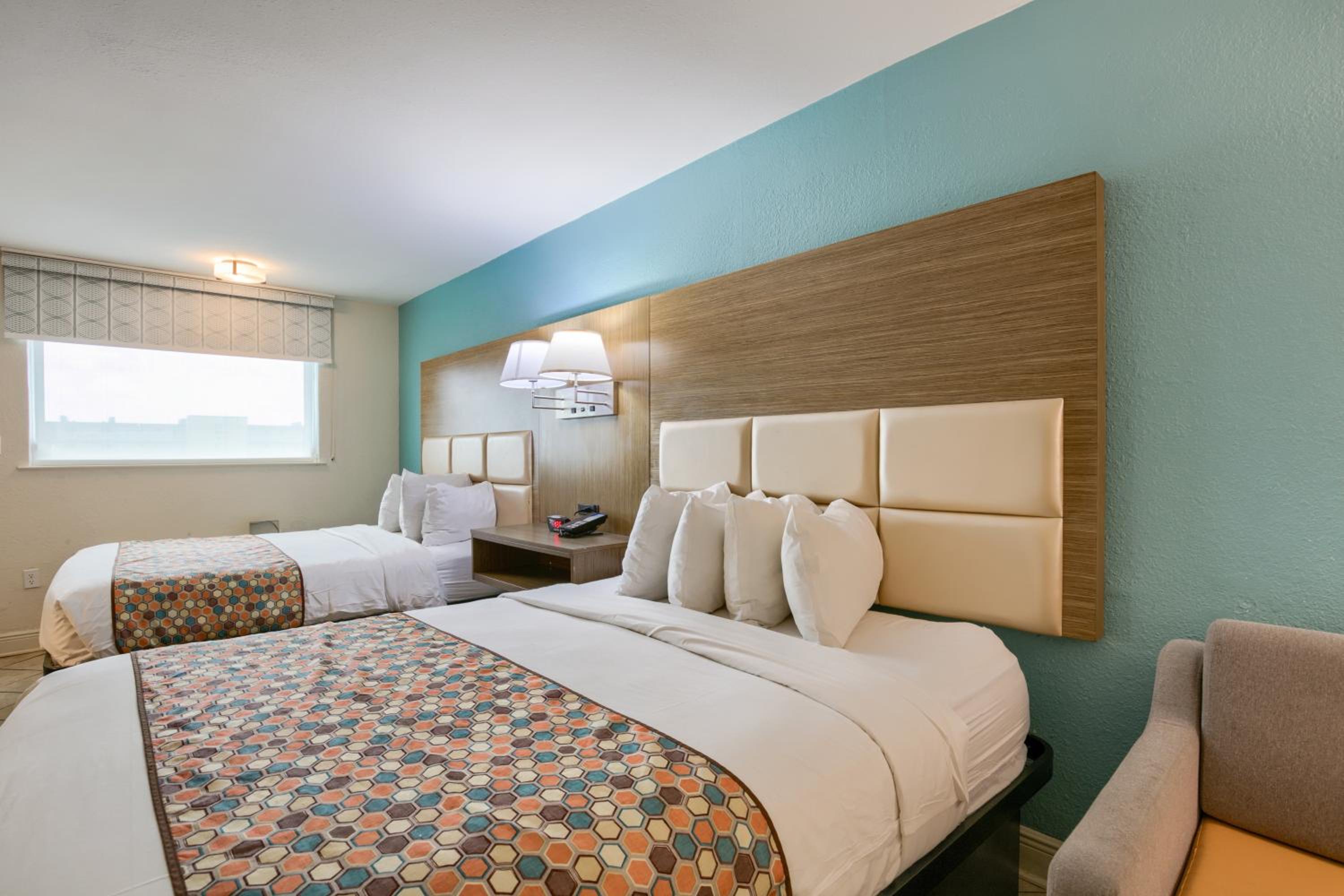 Queen Room with Two Queen Beds - Disability Access - Photo 1
