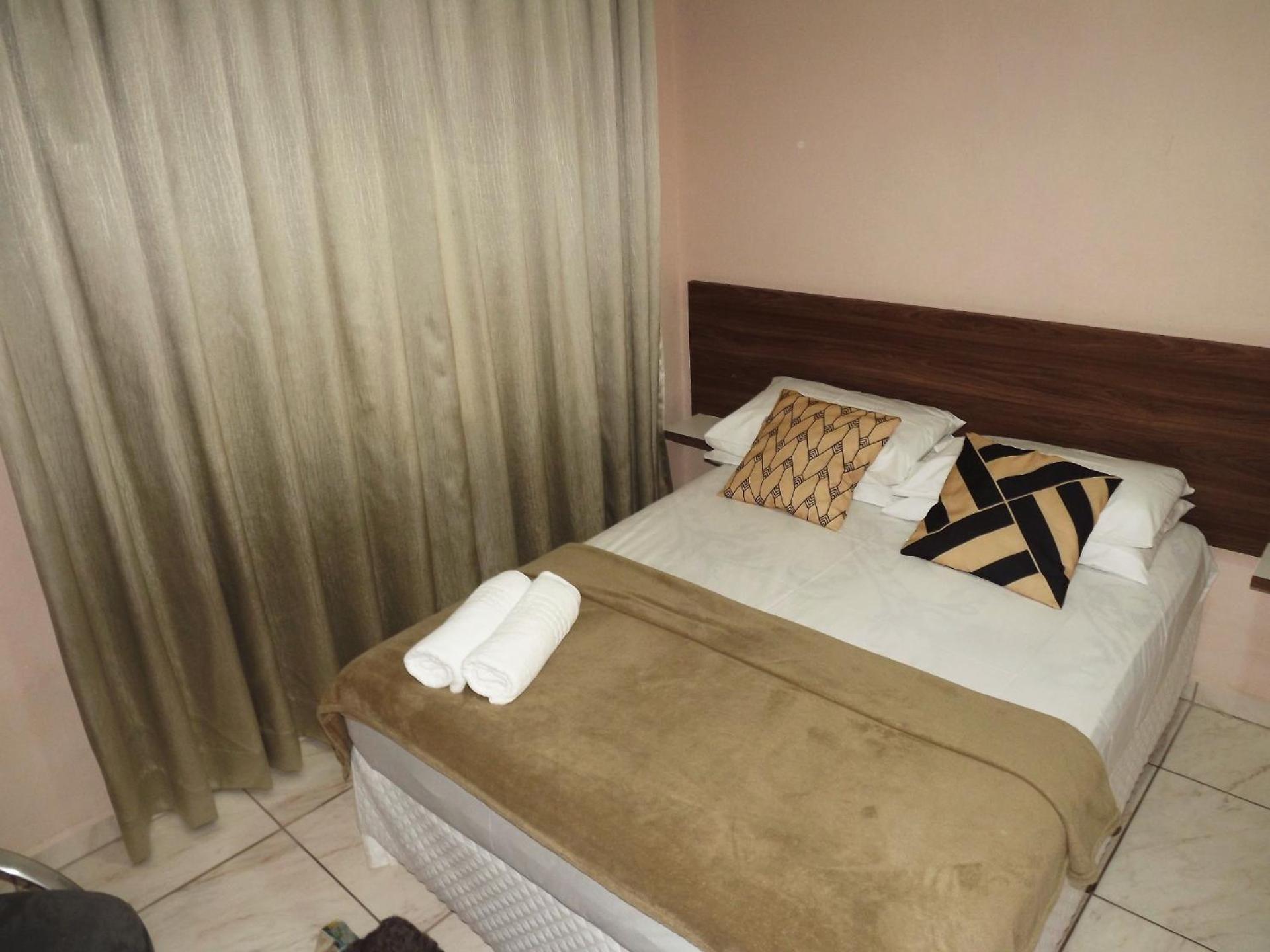Standard Double Room - Photo 2