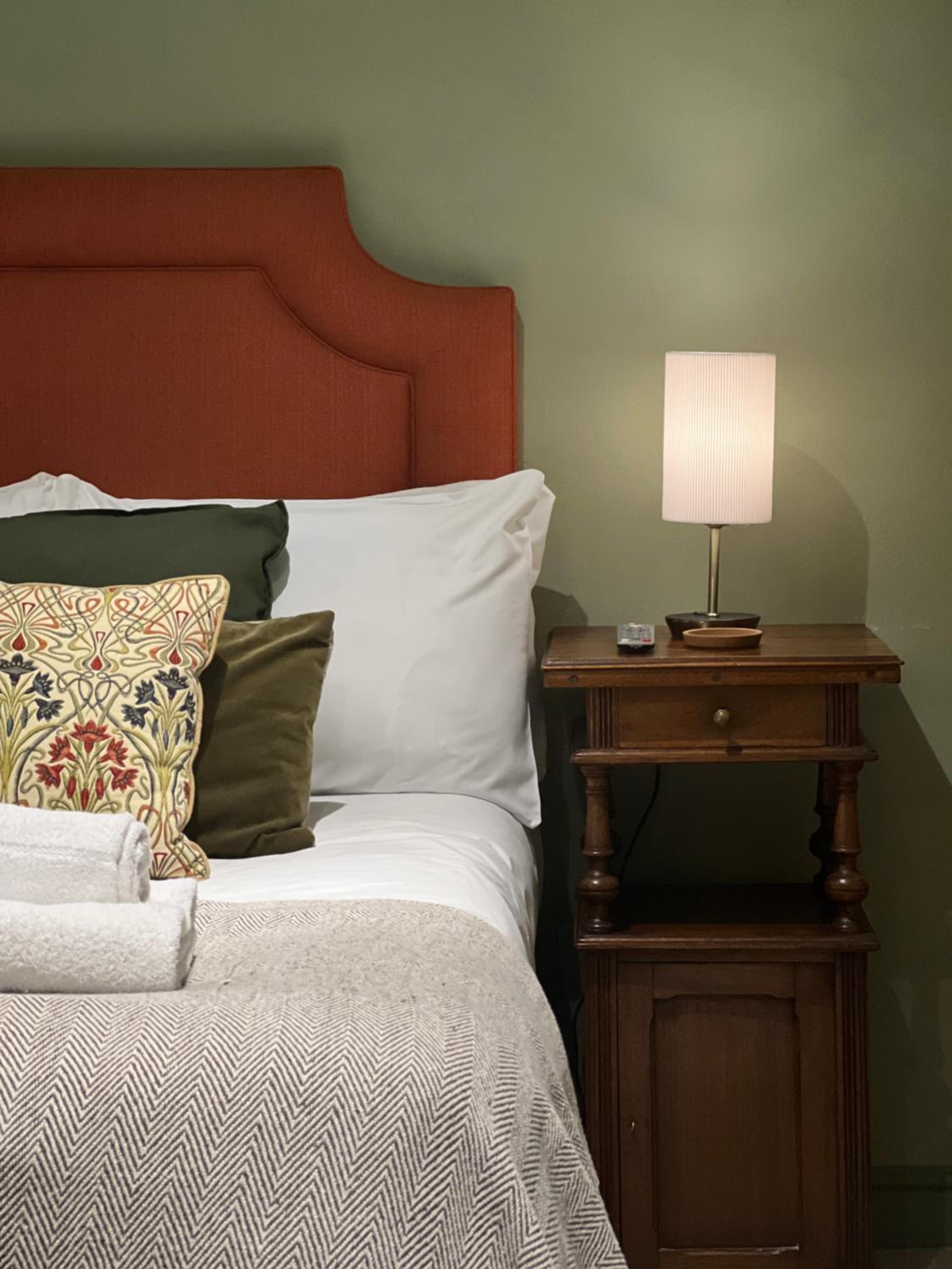 Deluxe King Room photo 1