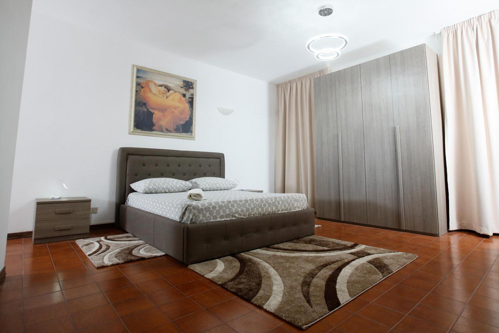 Deluxe Room - Photo 10
