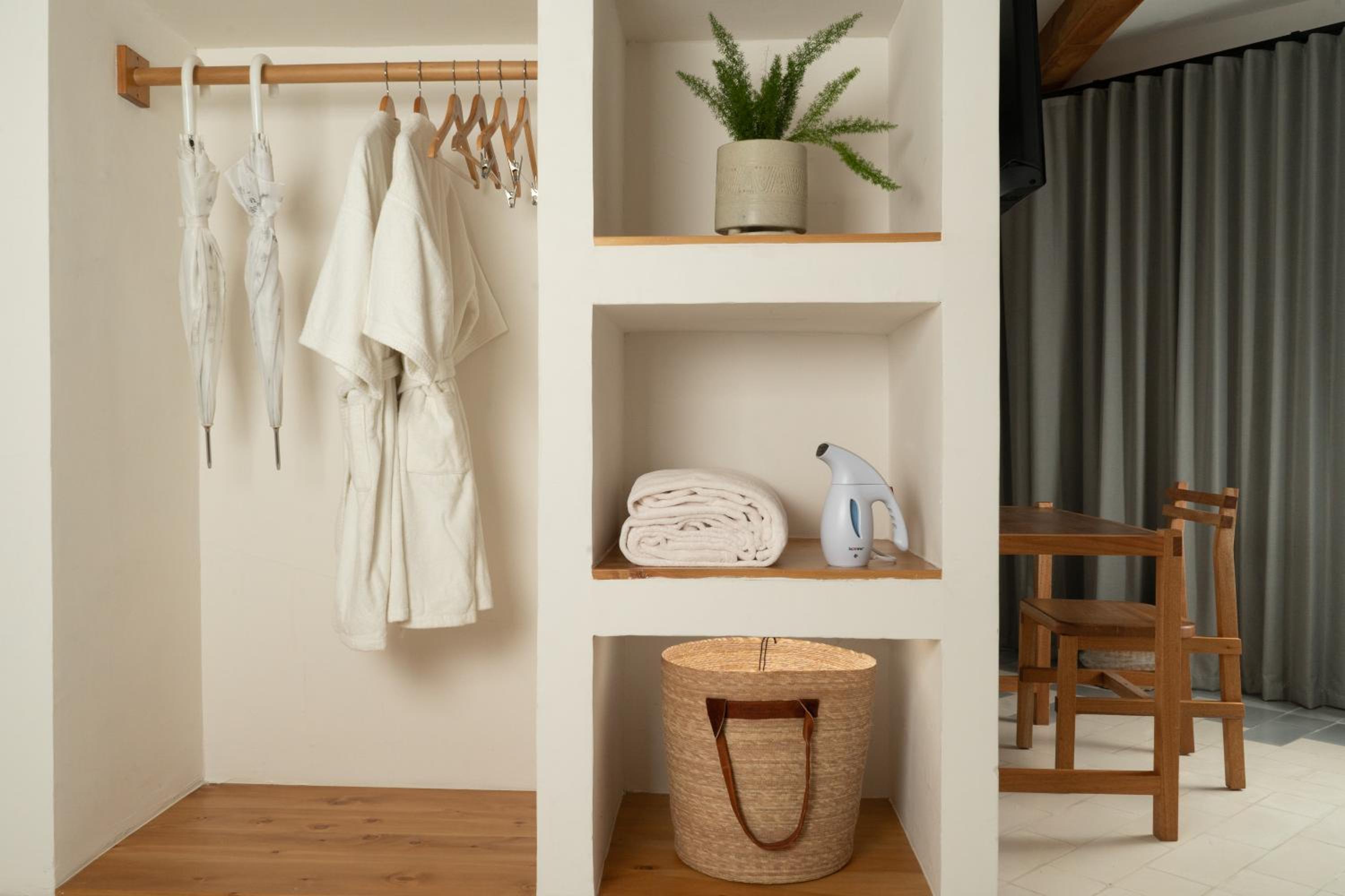 Suite - Photo 5