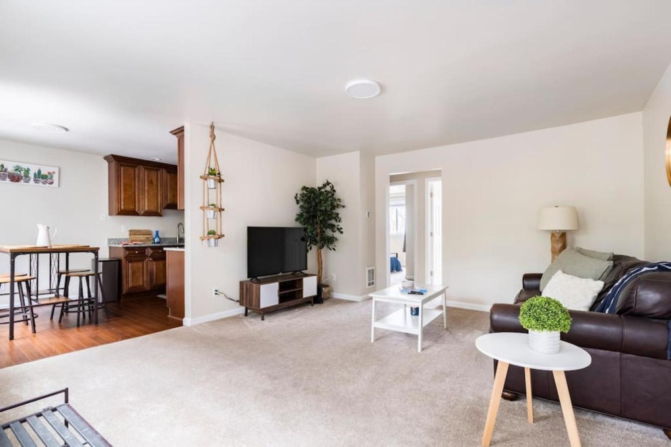 Apartment photo 2
