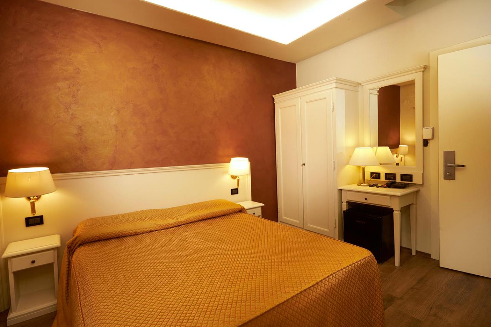 Double Room - Photo 26