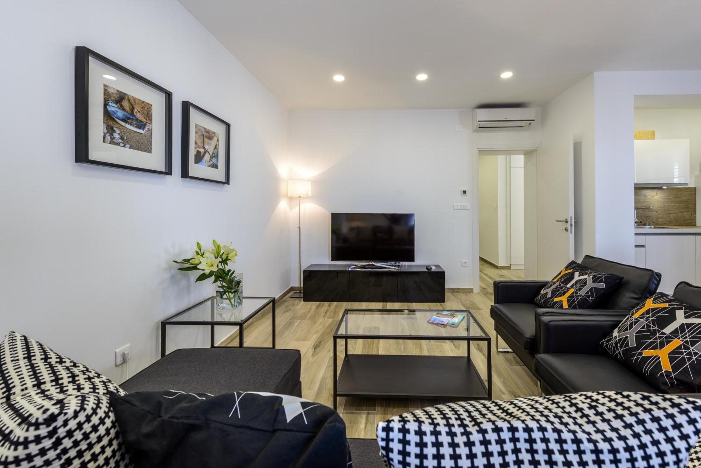 Deluxe Apartment