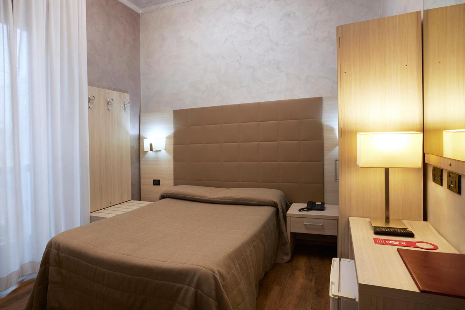Double Room - Photo 21