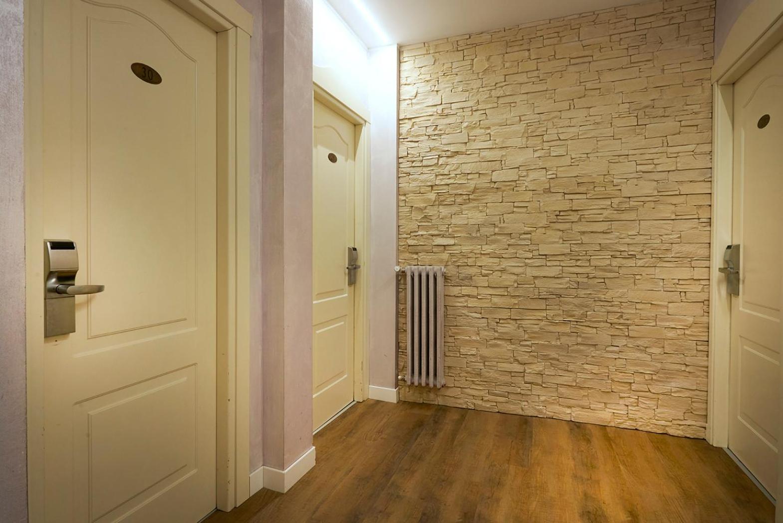 Double Room - Photo 6