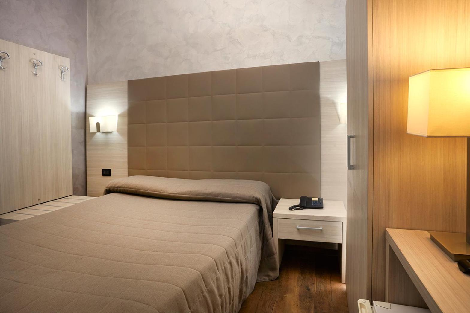 Double Room - Photo 23