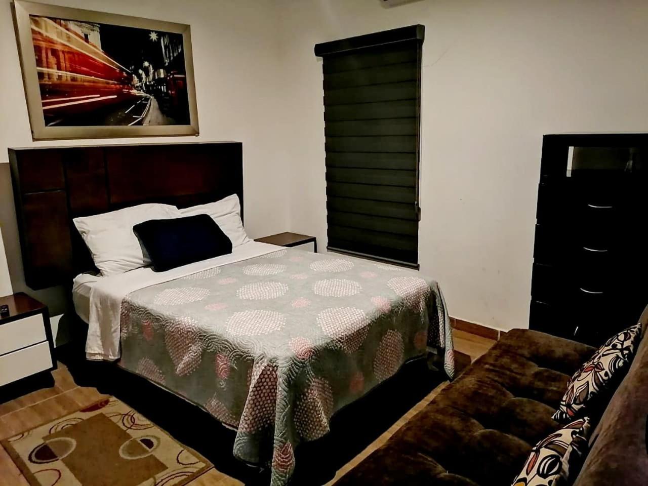 Two-Bedroom House photo 3