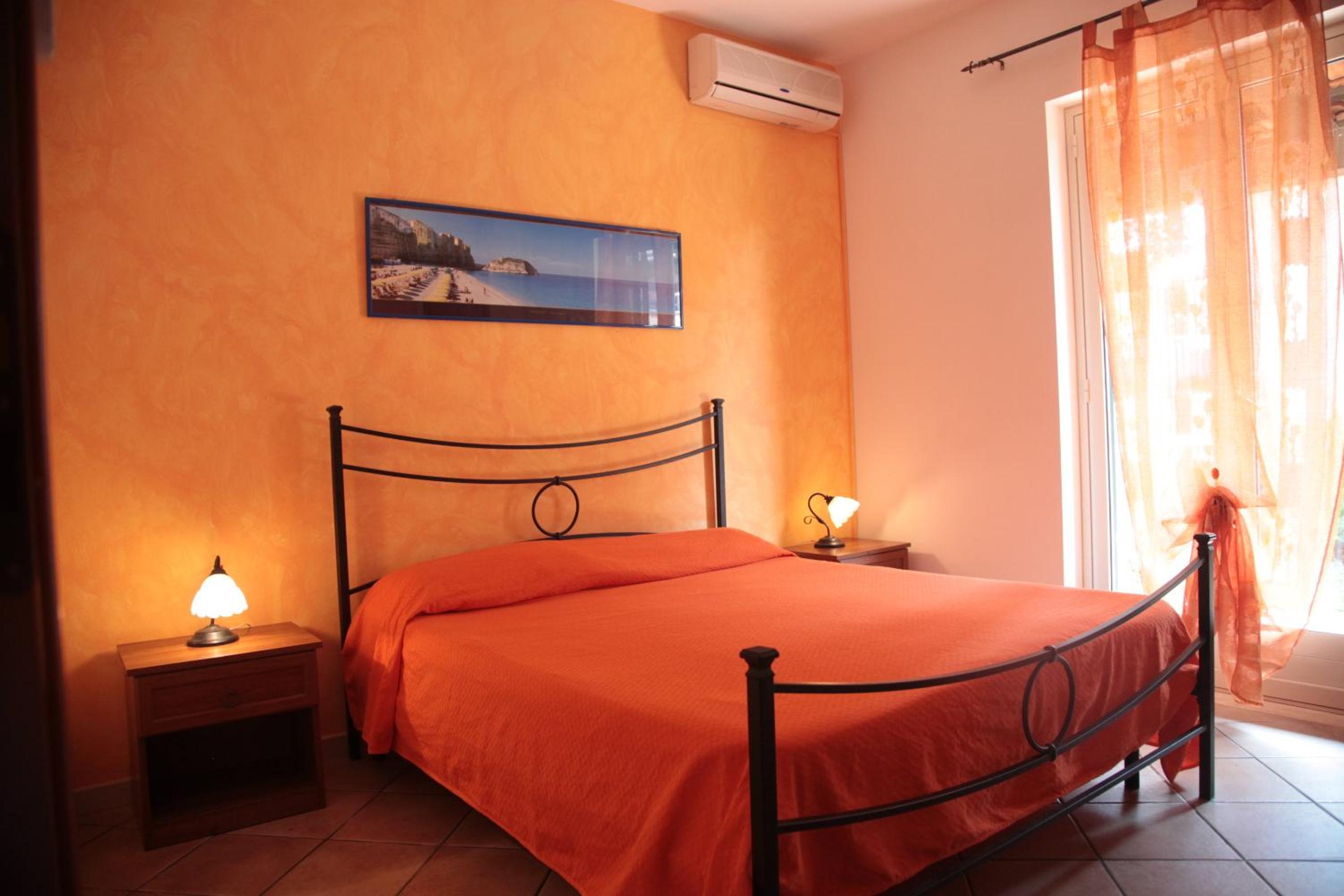 One-Bedroom Apartment (4 Adults) - Photo 4