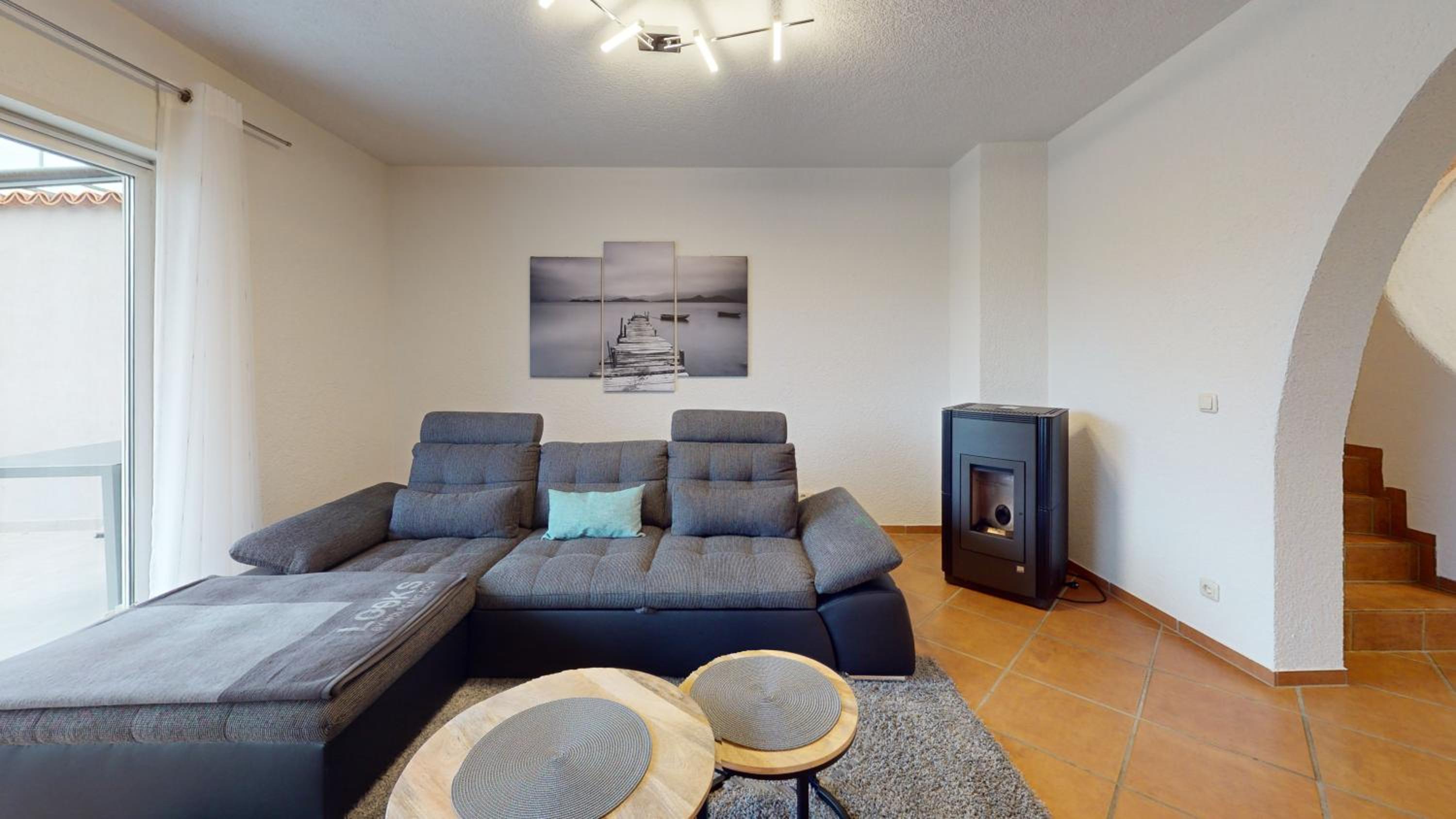 One-Bedroom House photo 1