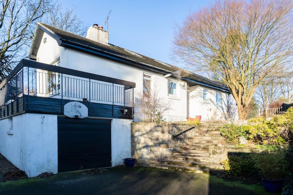 Seven-Bedroom House photo 2