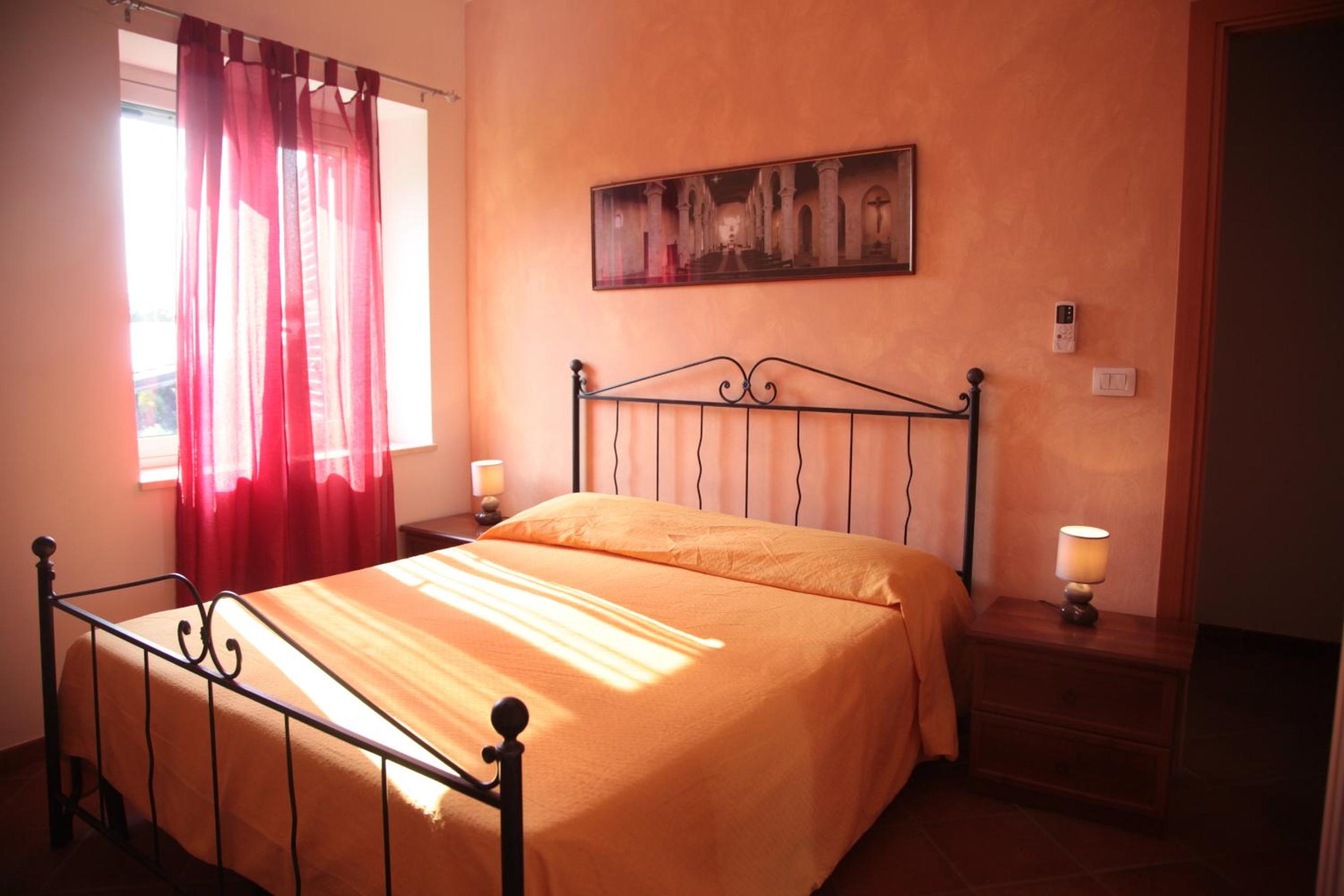 One-Bedroom Apartment (4 Adults) - Photo 3