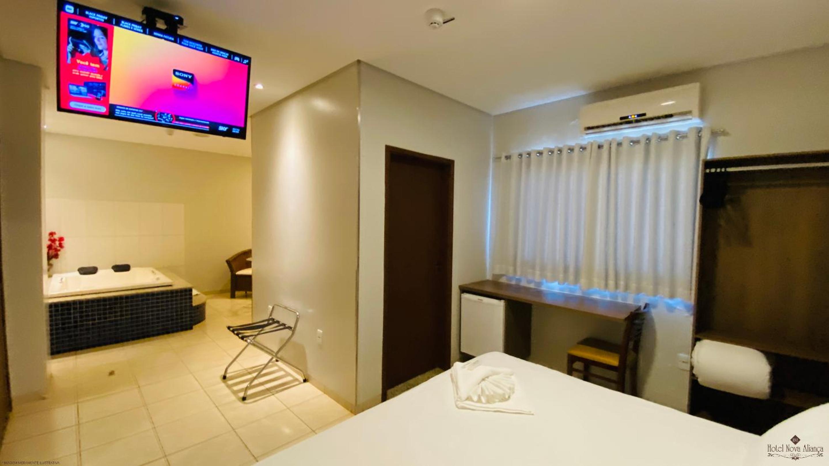Suite with Spa Bath photo 1
