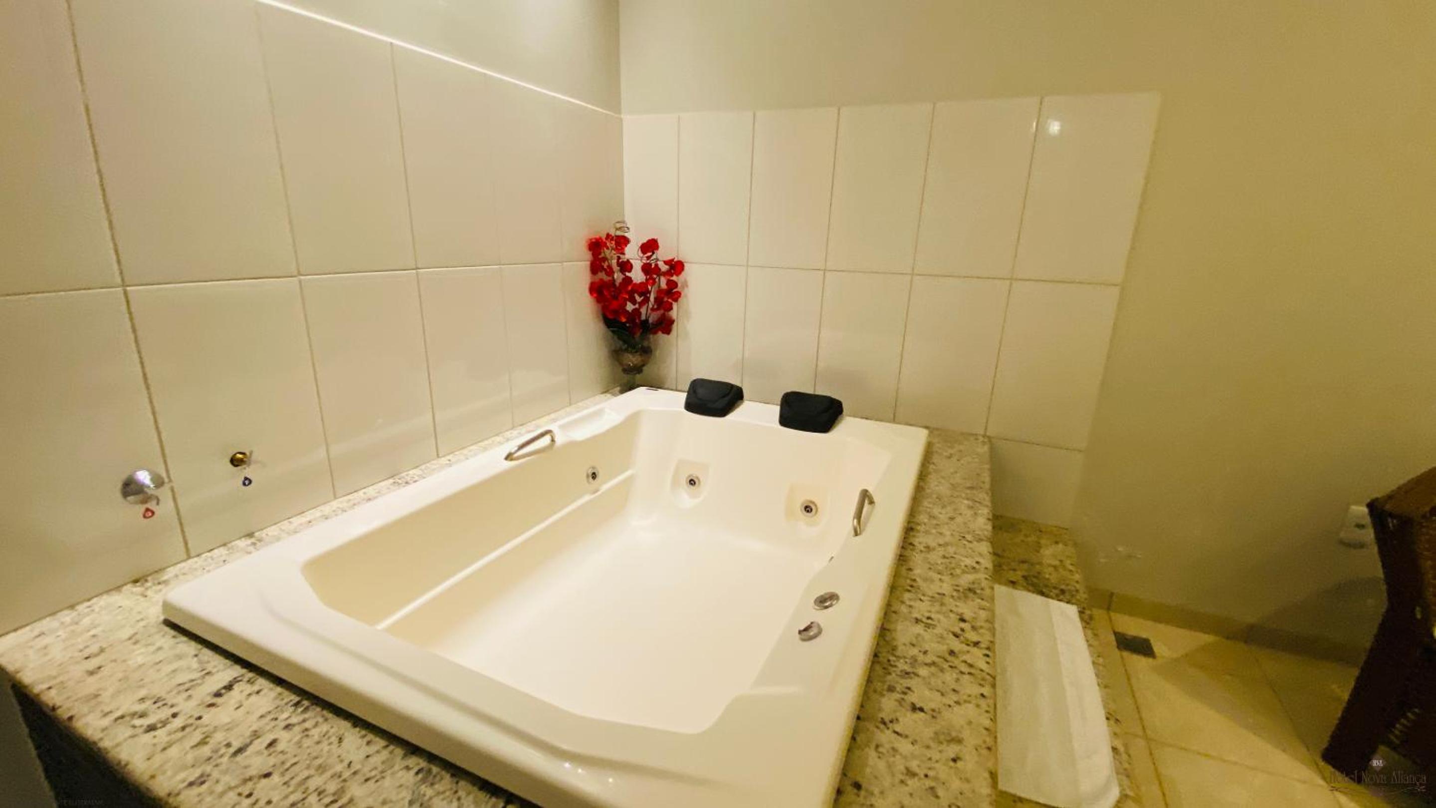 Suite with Spa Bath photo 3