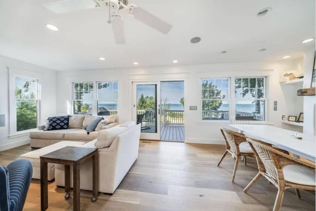 Four-Bedroom House photo 1