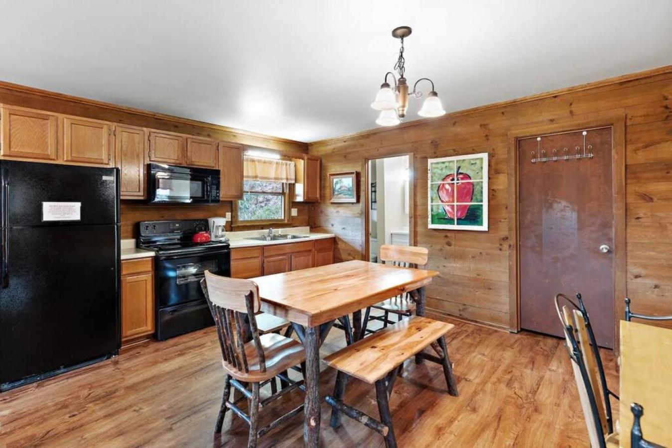 Two-Bedroom House photo 3