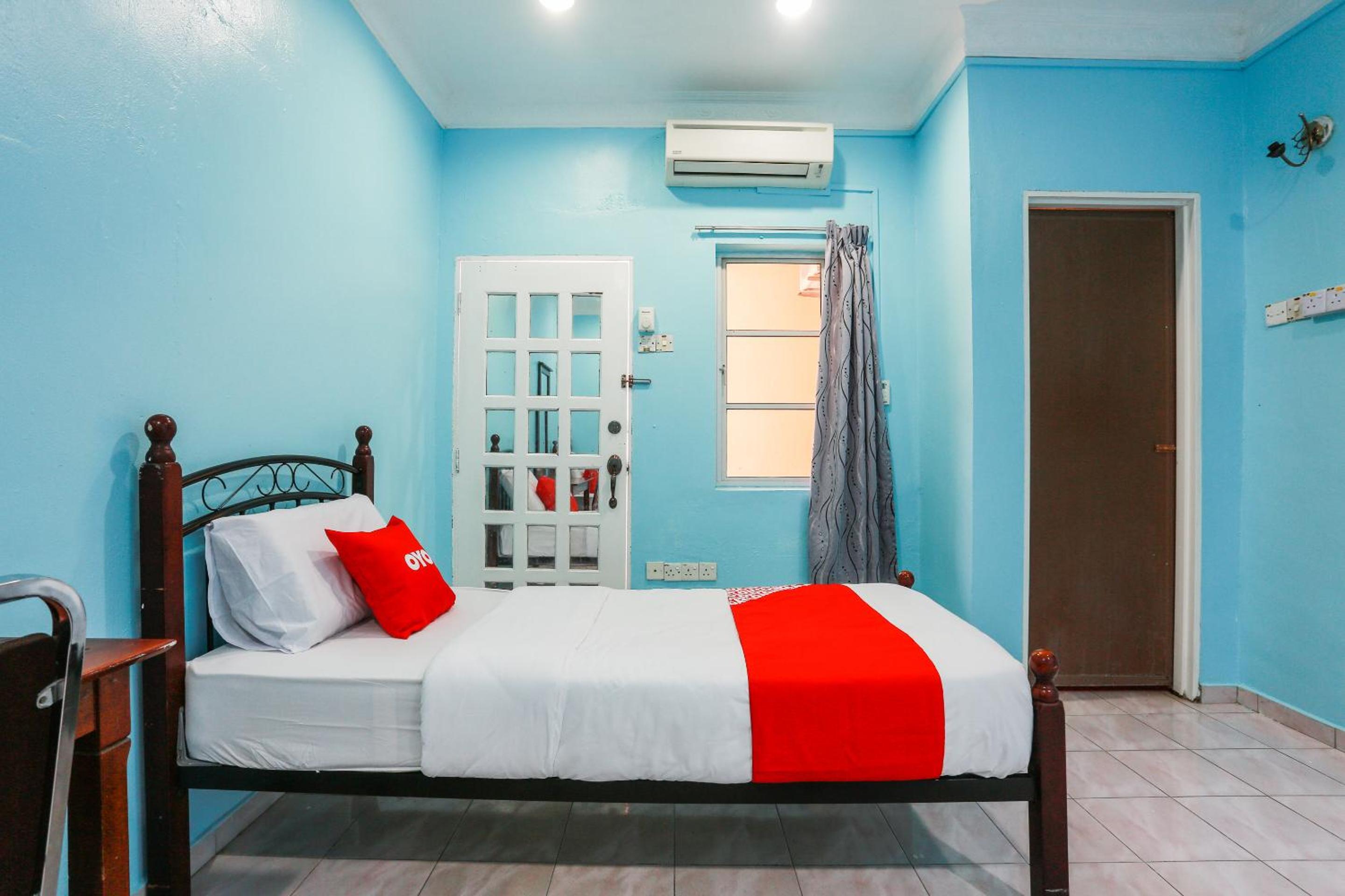 Budget Double Room - Photo 3