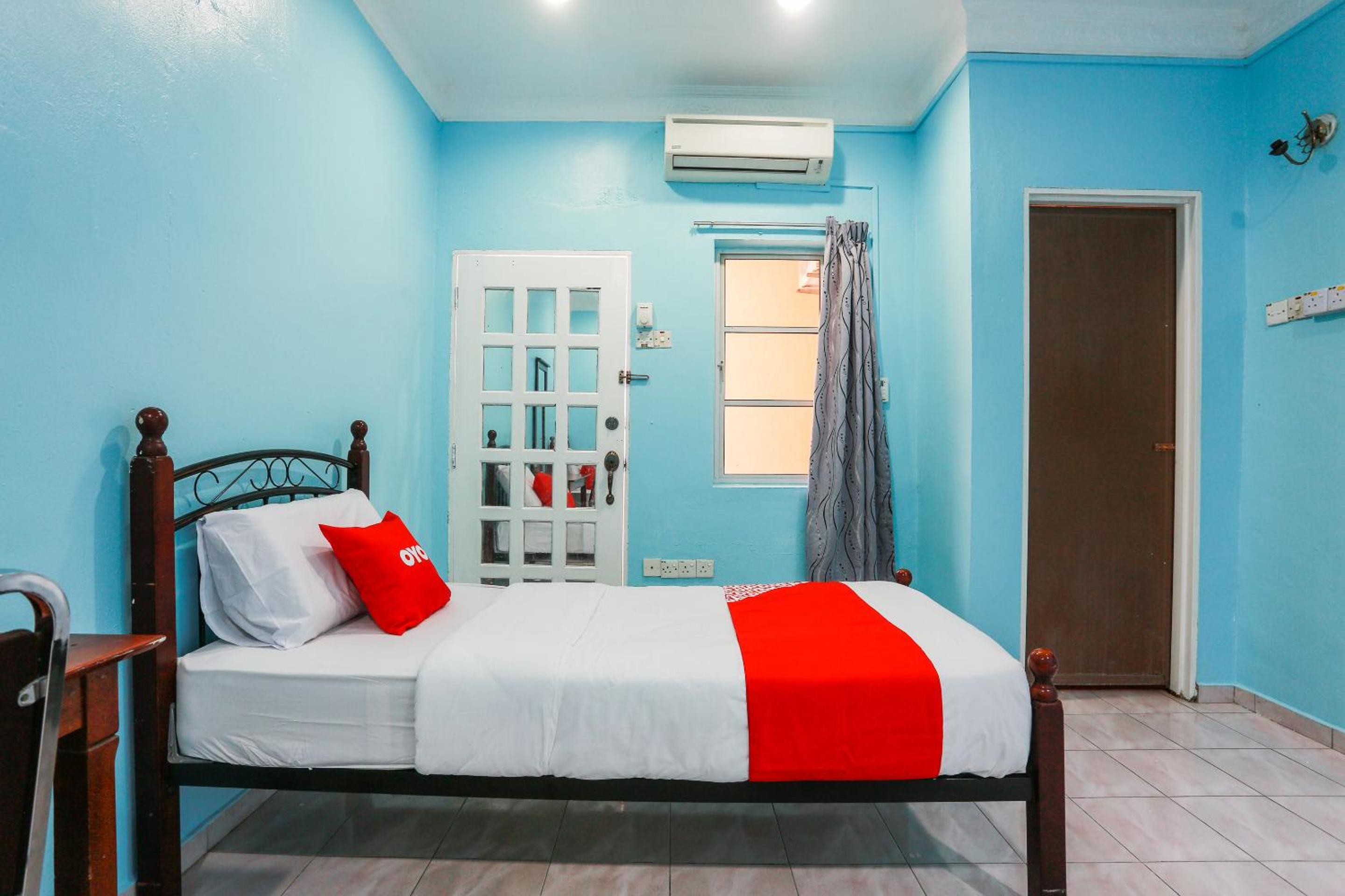 Budget Double Room - Photo 2