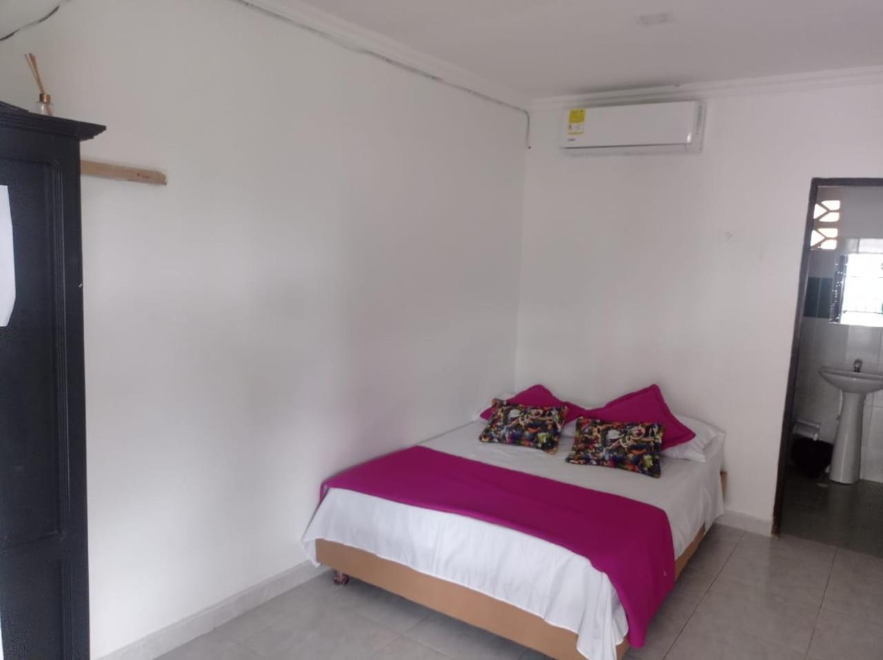 Double Room With Private Bathroom photo 3