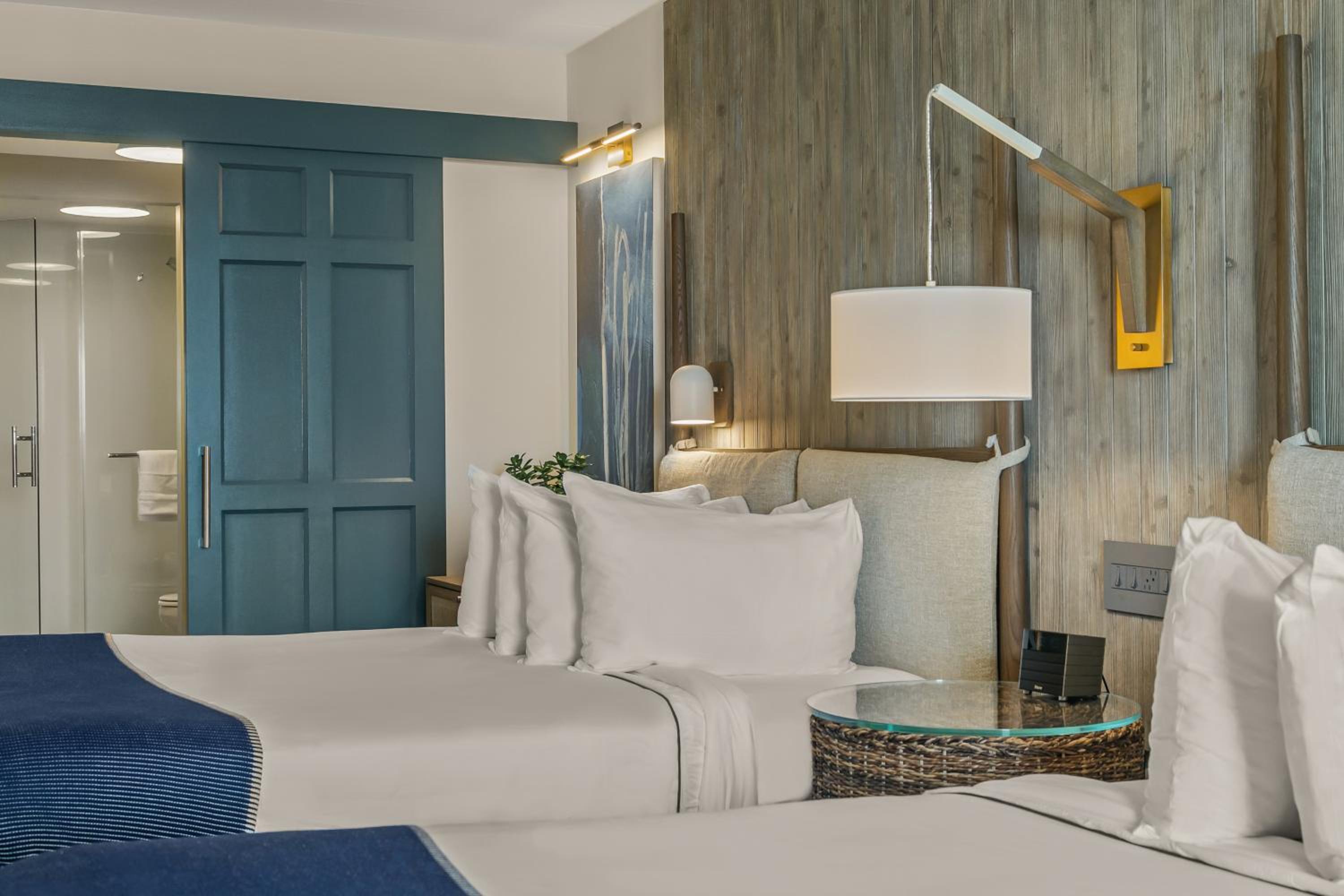 Deluxe Queen Room