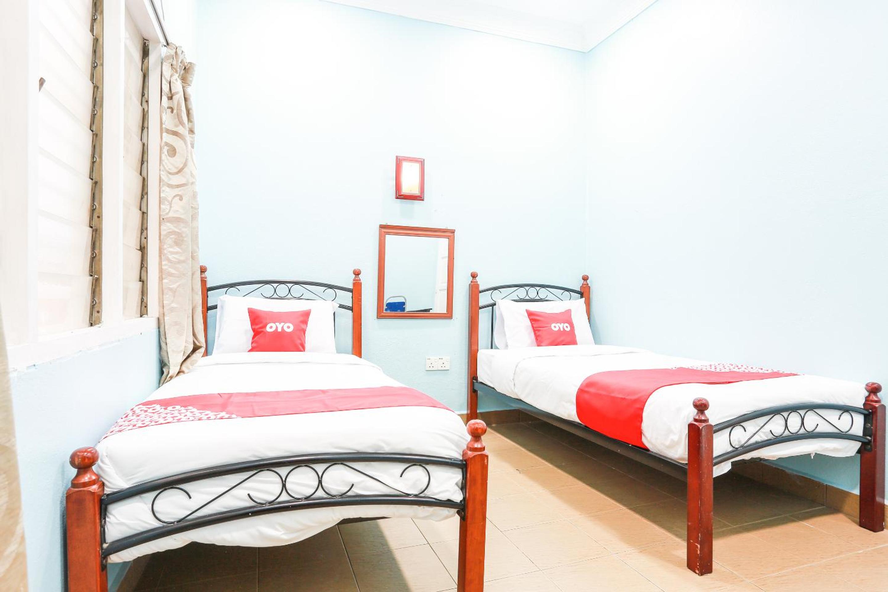 Executive Suite - Photo 3