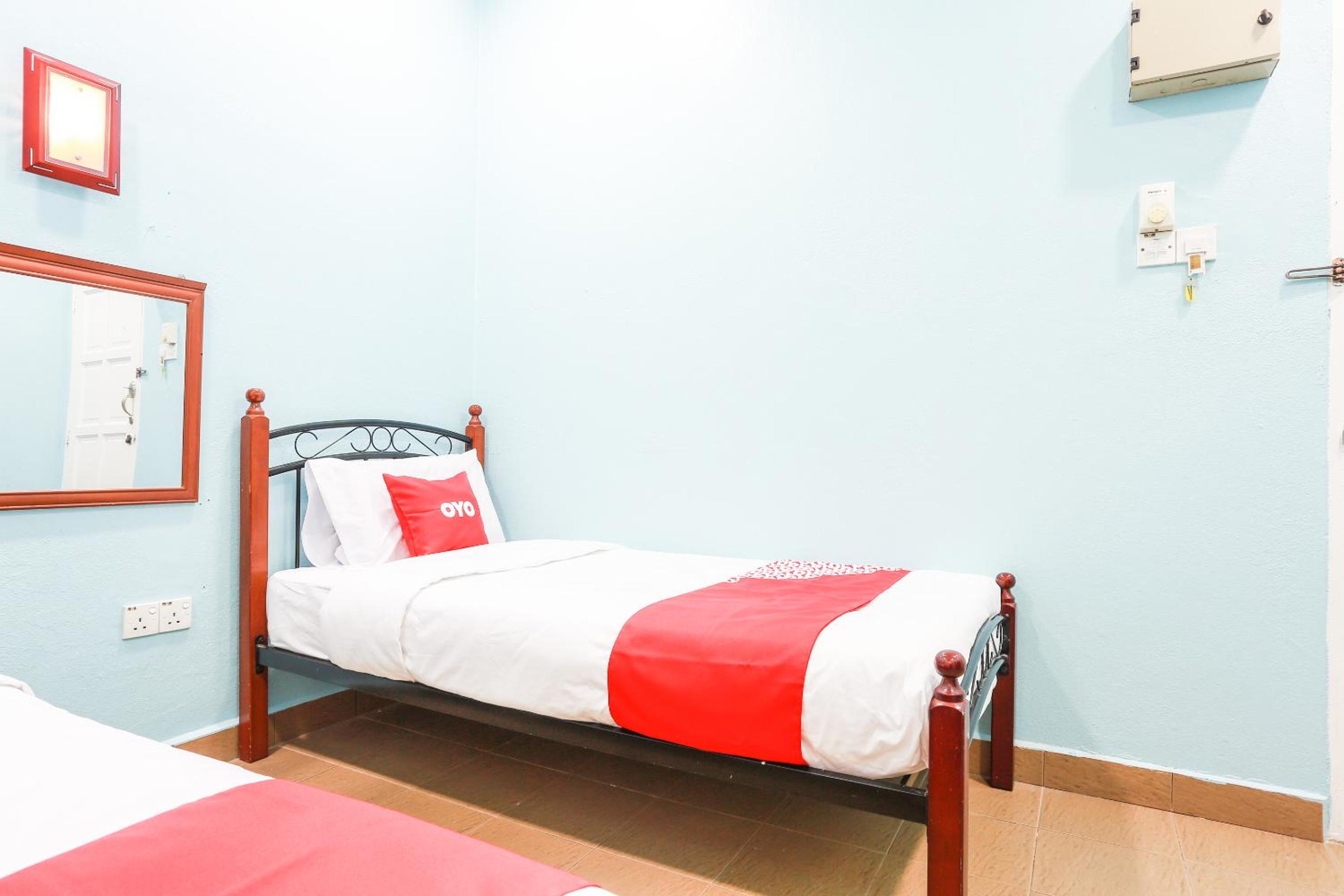 Executive Suite - Photo 1