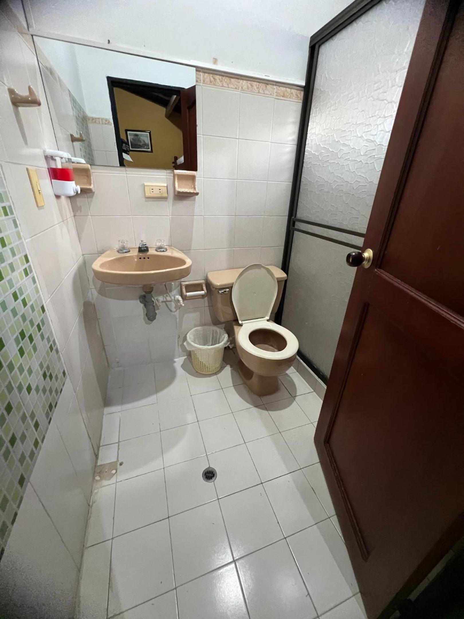 Quadruple Room with Private Bathroom photo 2
