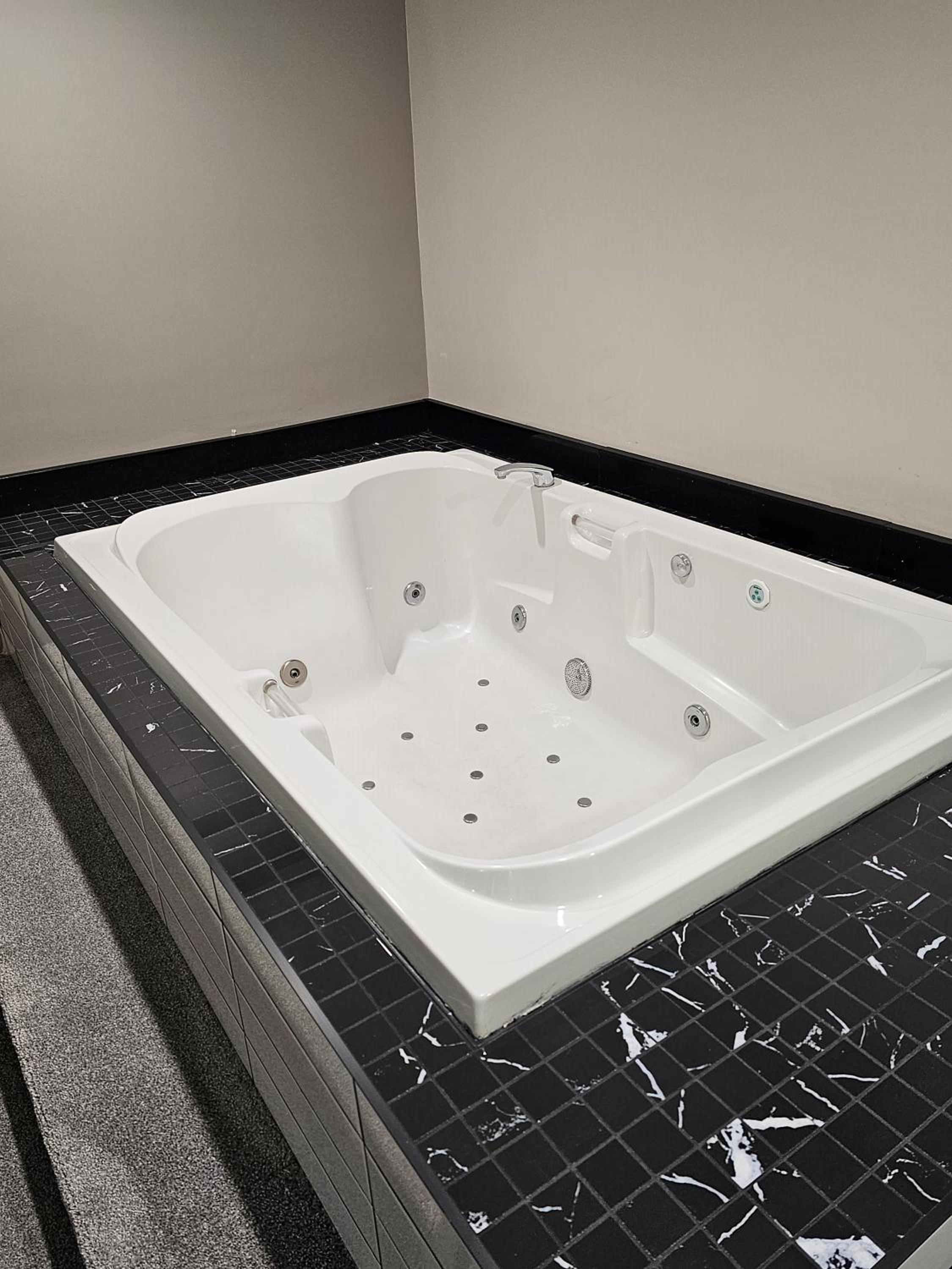King Room with Spa Bath