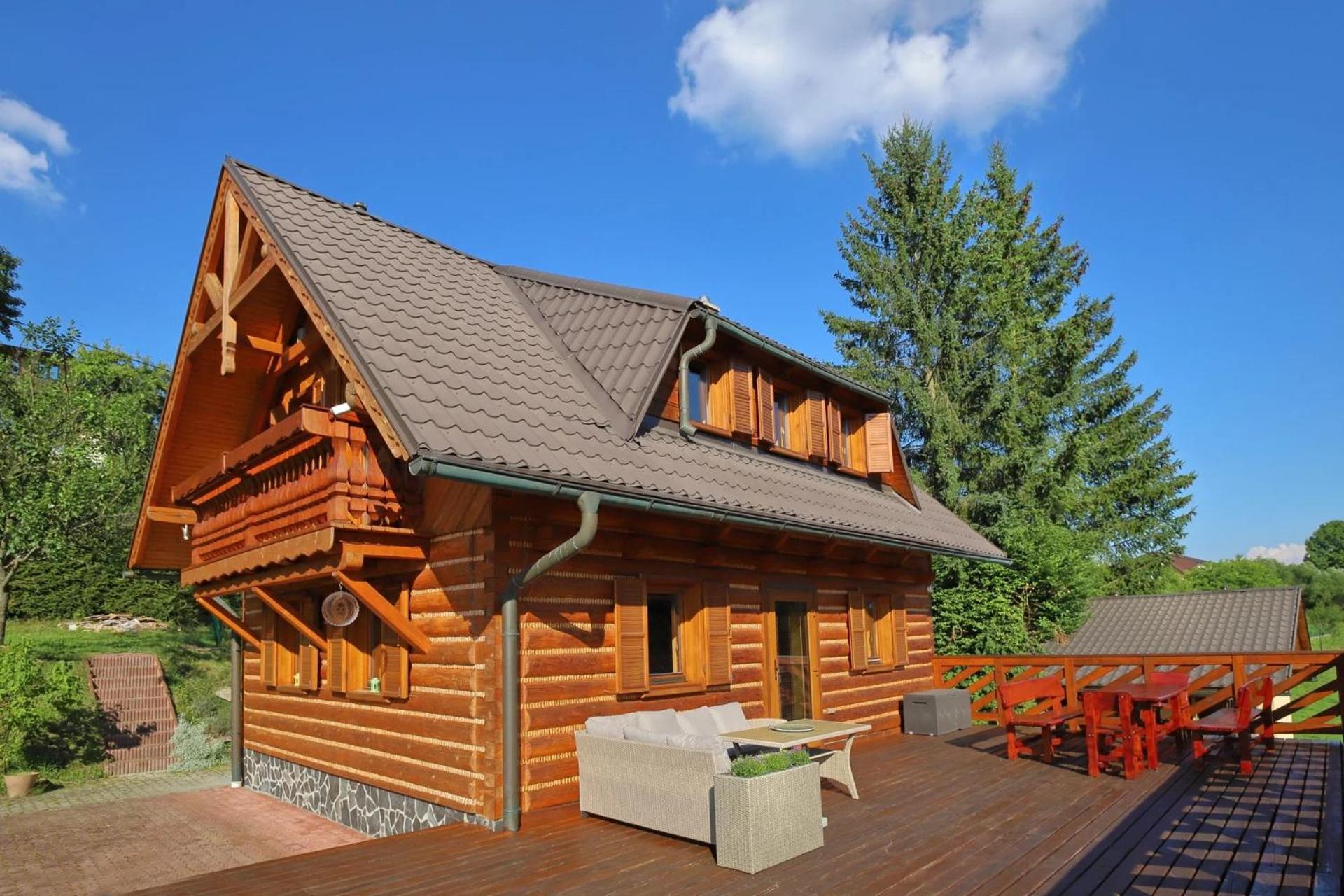Three-Bedroom House photo 1