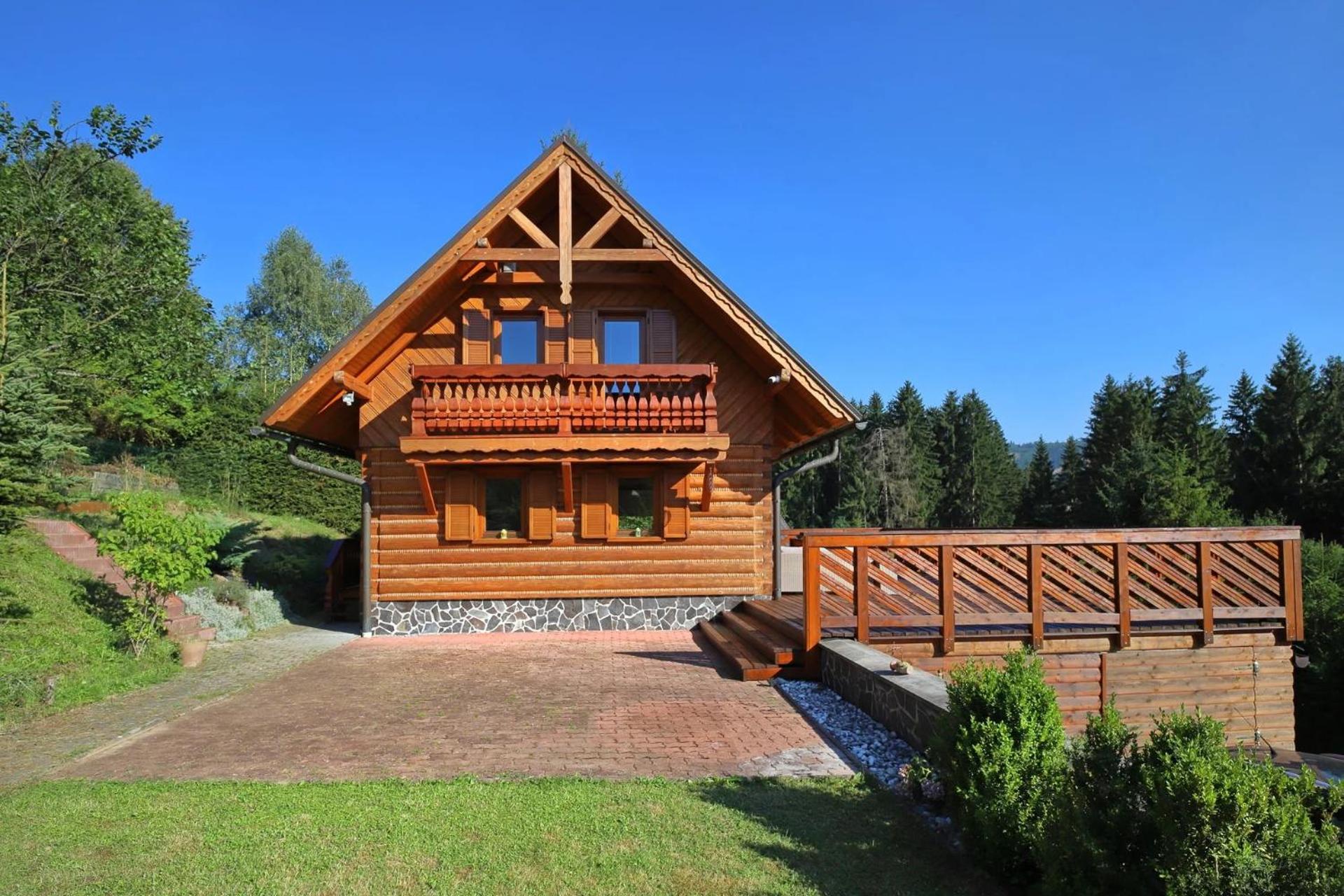 Three-Bedroom House photo 2