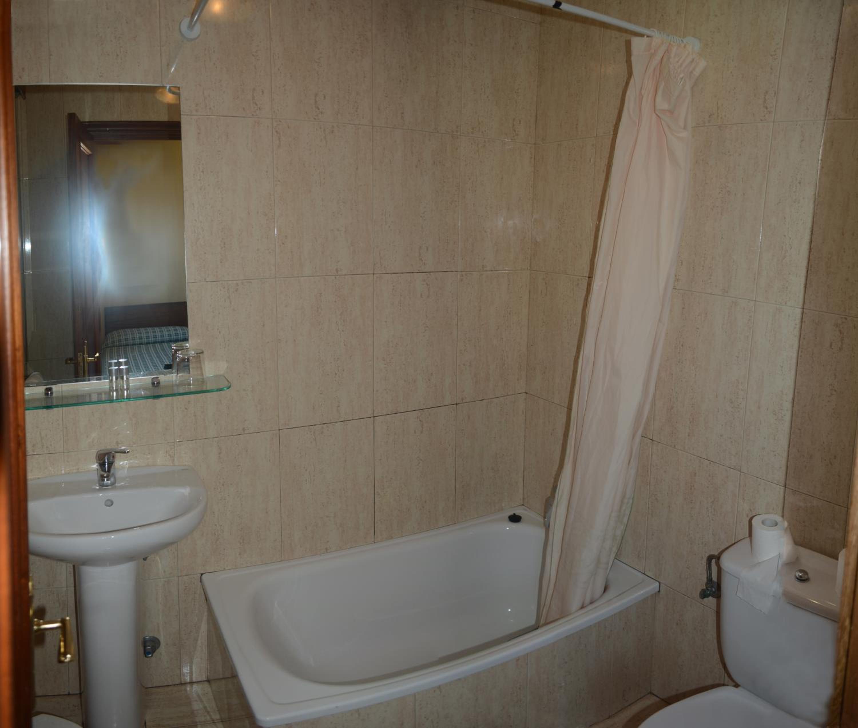 Double or Twin Room photo 2
