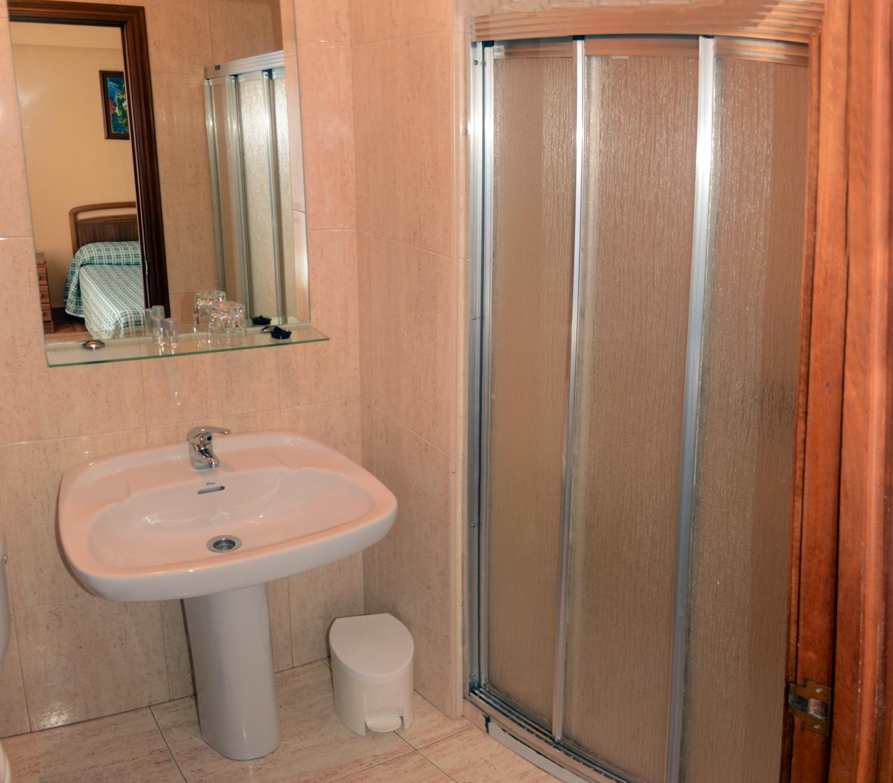 Single Room photo 3